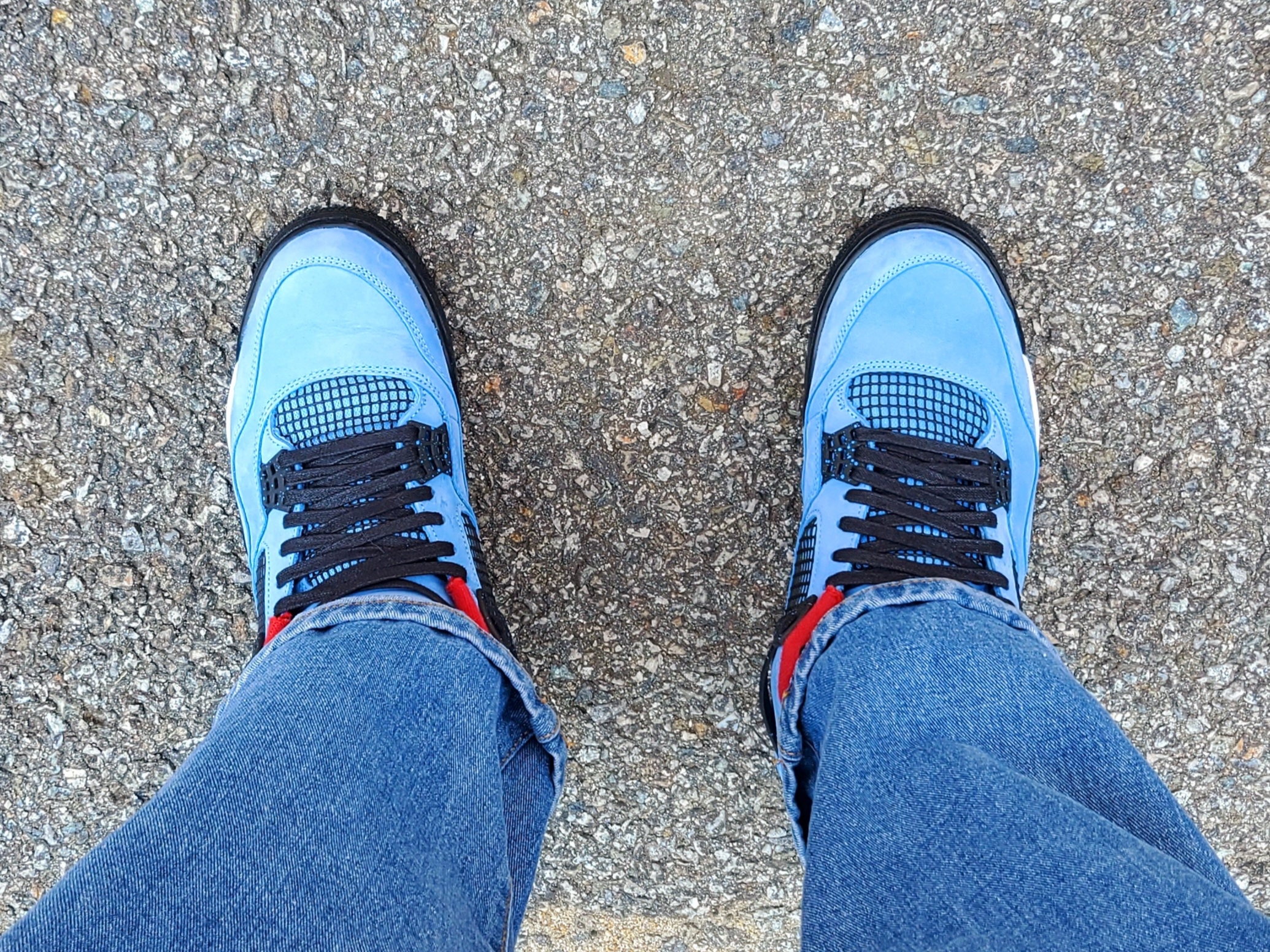Jordan 4 x Travis Scott Retro Cactus Jack 착용 스타일 - 5
