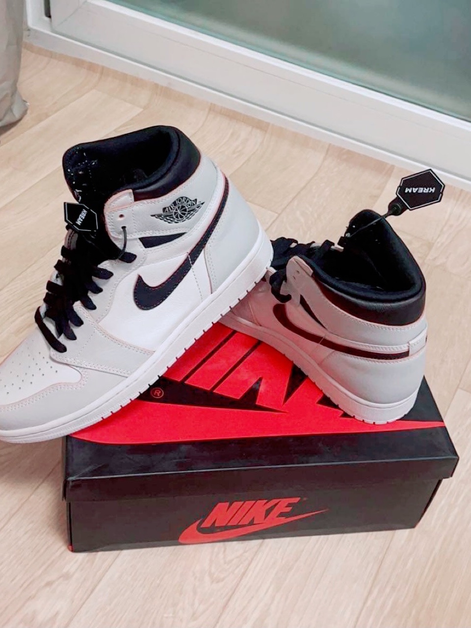 Jordan 1 Retro High OG Defiant SB NYC to Paris 착용 스타일