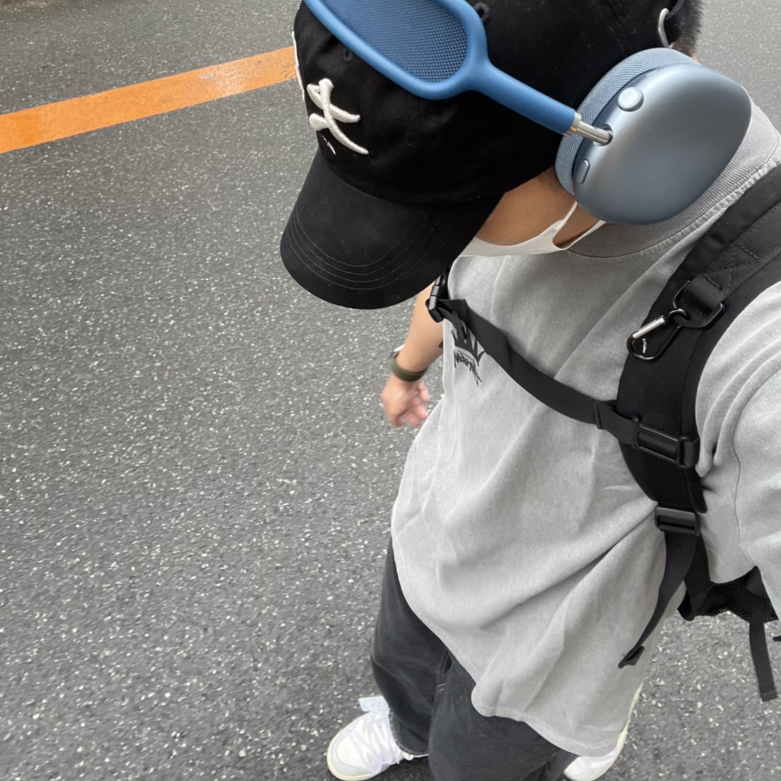 Stussy Regal Crown T-Shirt Grey, Apple AirPods Max Lightning Sky Blue (Korean Ver.) 착용 스타일