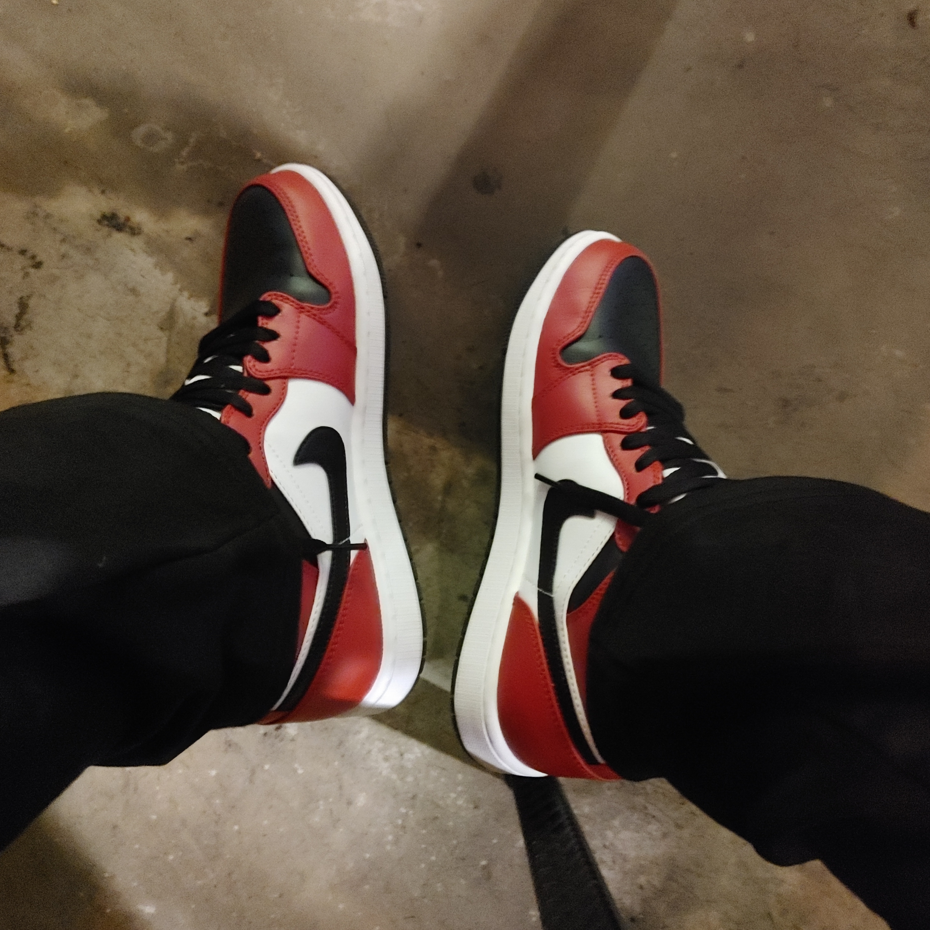 Jordan 1 Mid Chicago Black Toe 착용 스타일