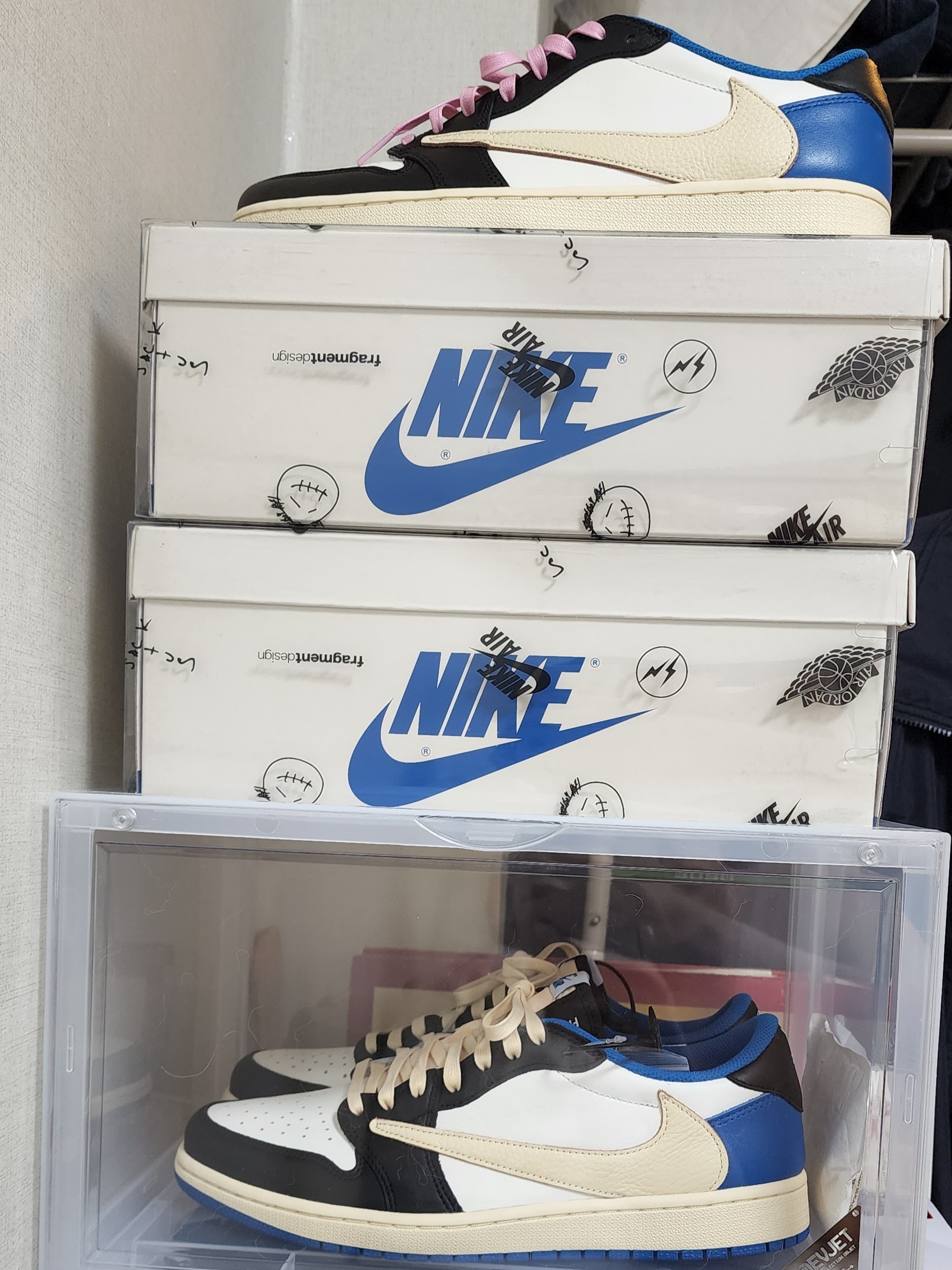 Jordan 1 x Travis Scott x Fragment Retro Low OG SP Military Blue 착용 스타일 - 1