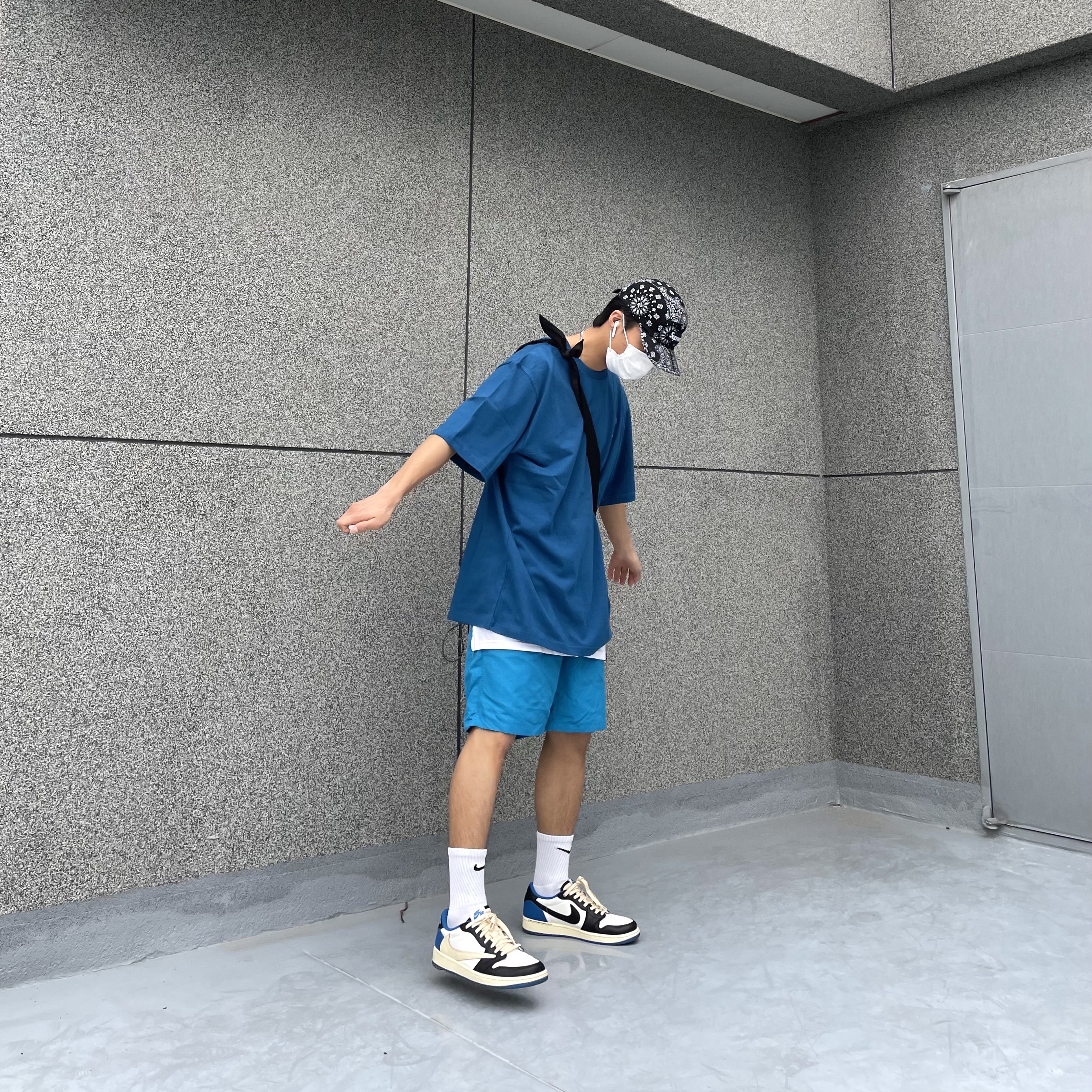 Supreme Bandana Camp Cap Black - 21SS, Jordan 1 x Travis Scott x Fragment Retro Low OG SP Military Blue 착용 스타일
