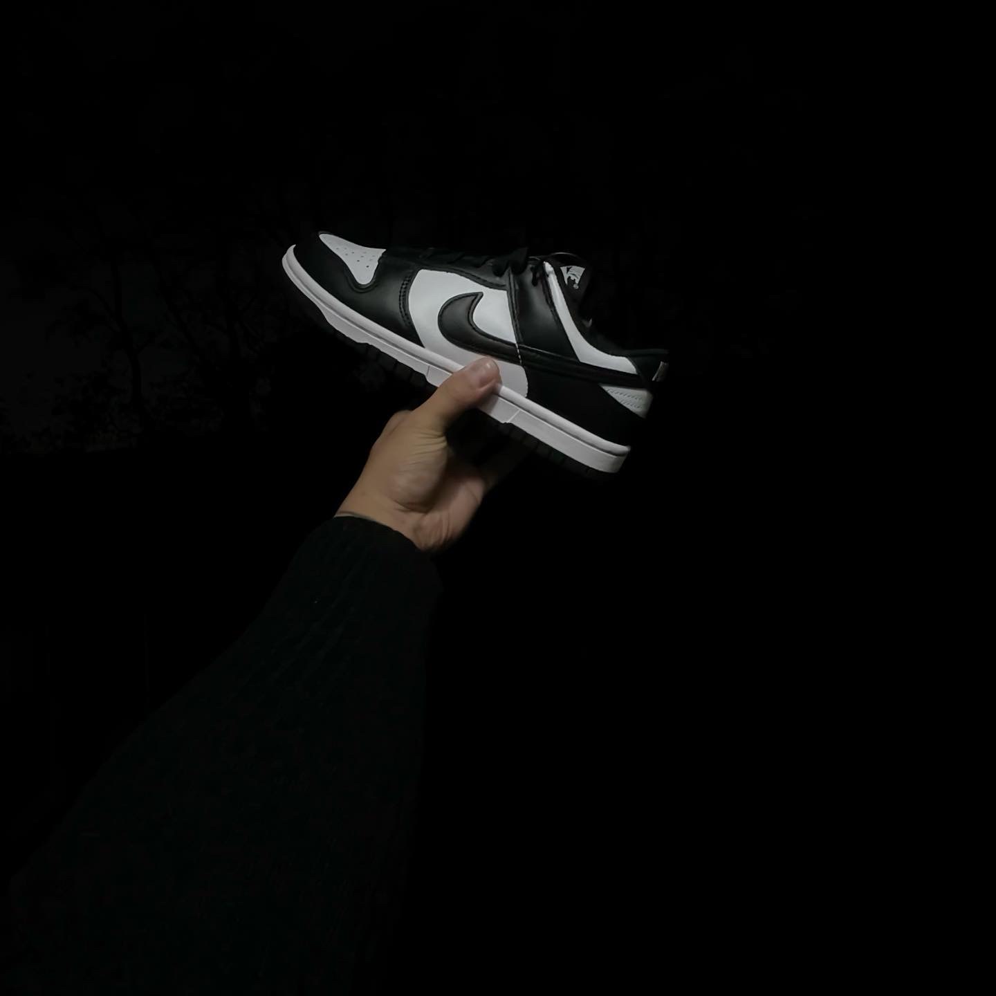 (W) Nike Dunk Low Black 착용 스타일 - 1