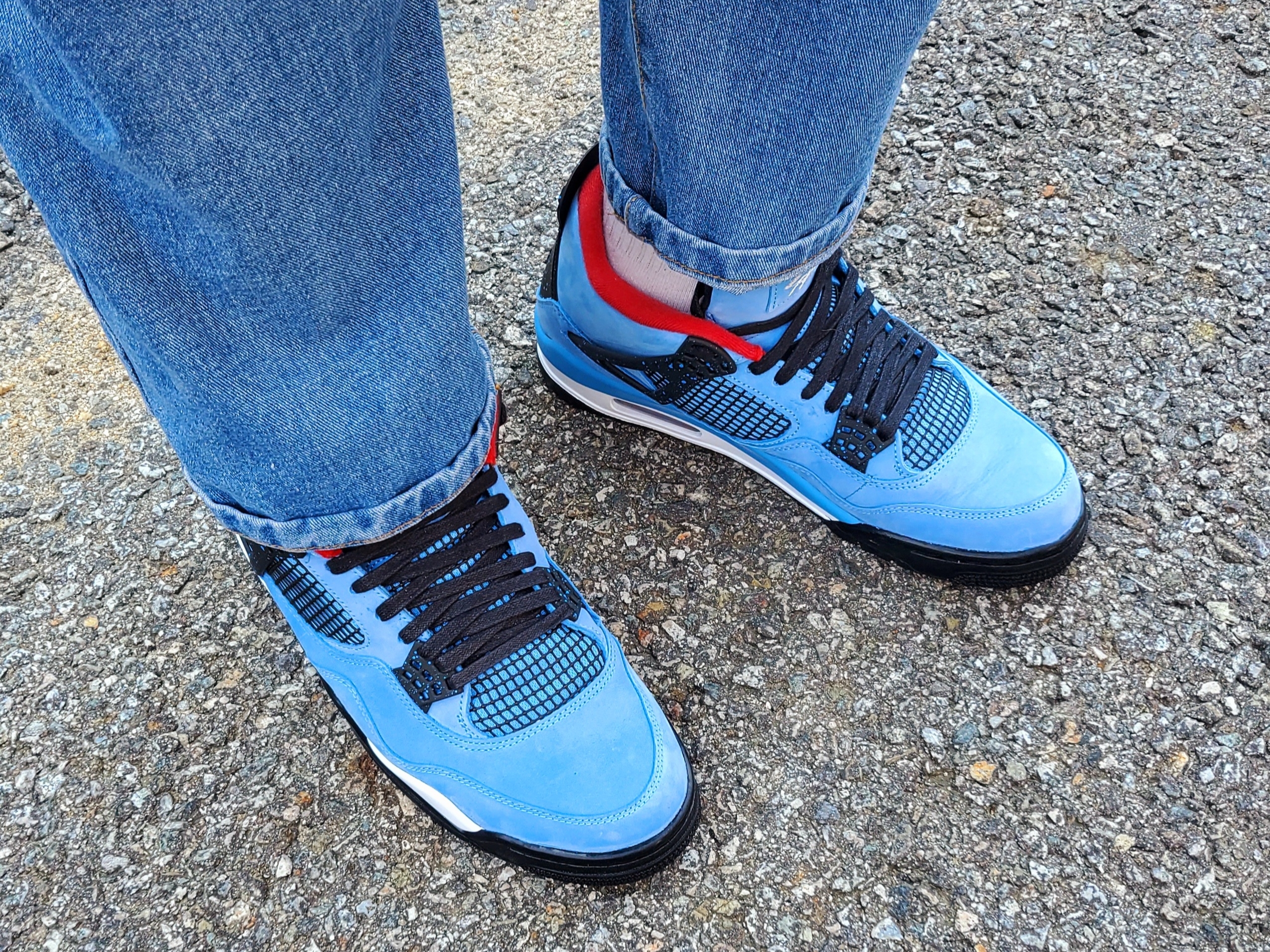 Jordan 4 x Travis Scott Retro Cactus Jack 착용 스타일 - 3