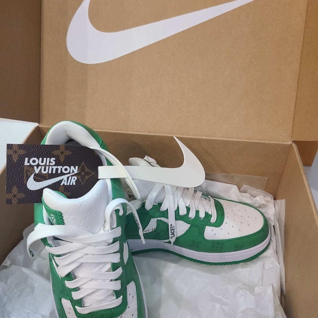 Louis Vuitton x Nike Air Force 1 Low by Virgil Abloh White Gym Green 착용 스타일 - 1