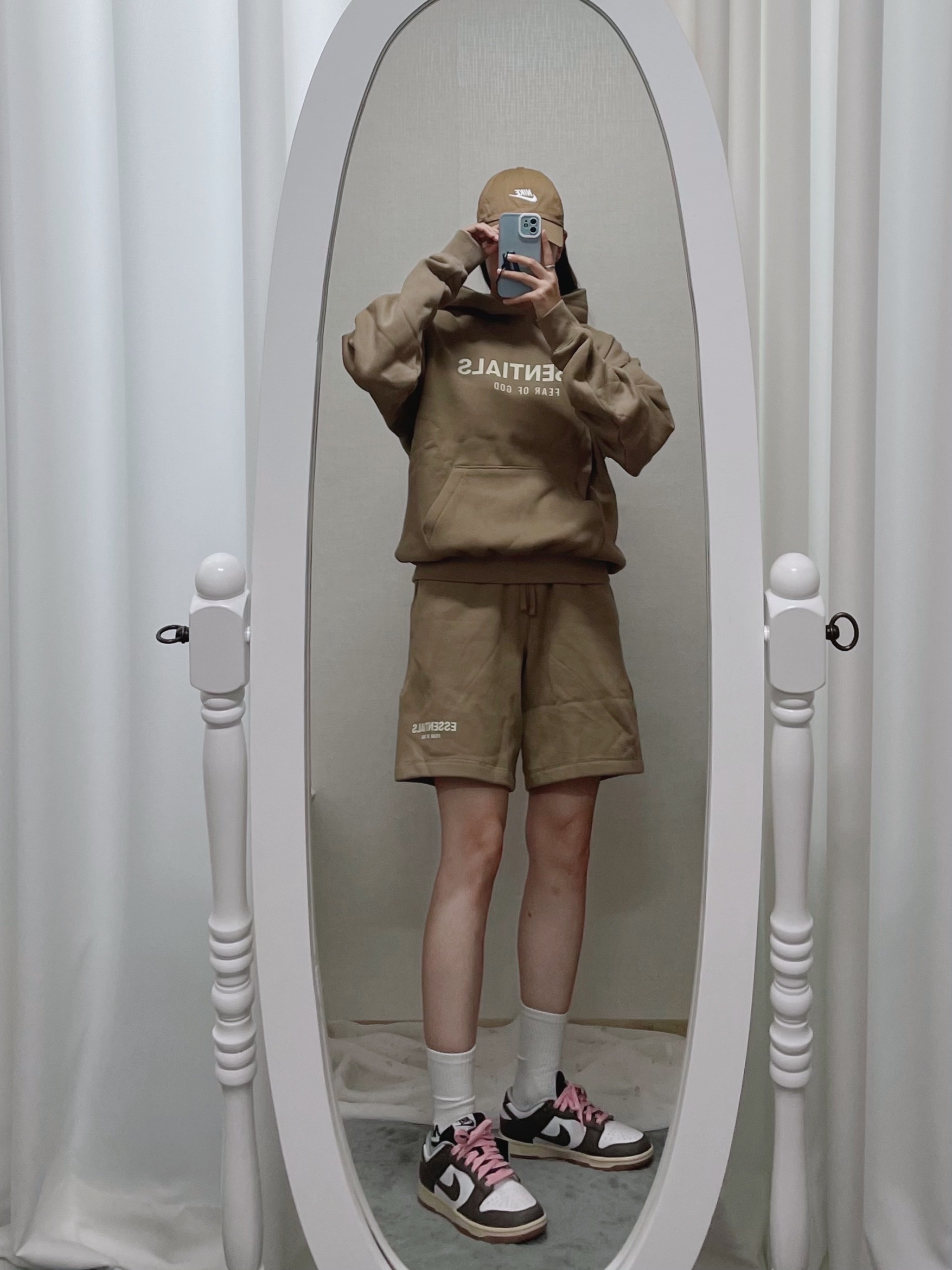 (Kids) Essentials Hoodie Oak - 22SS, (Kids) Essentials Shorts Oak - 22SS 착용 스타일 - 4