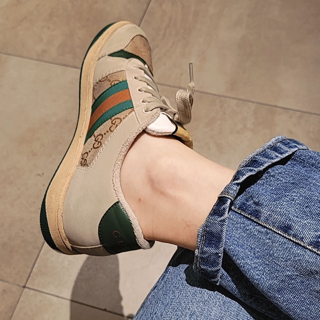 Gucci Screener GG Canvas Distressed Sneakers 착용 스타일