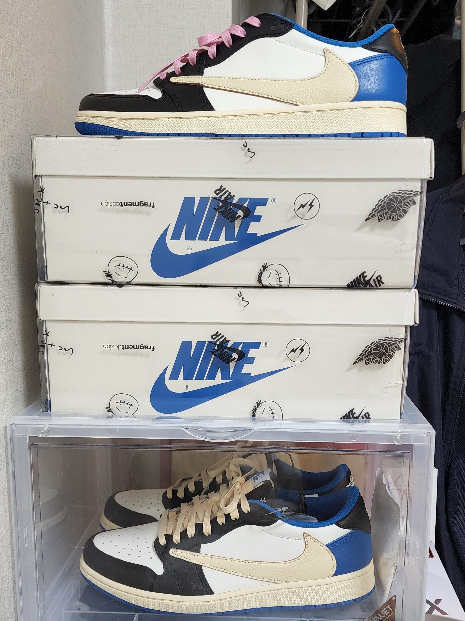 Jordan 1 x Travis Scott x Fragment Retro Low OG SP Military Blue 착용 스타일 - 2