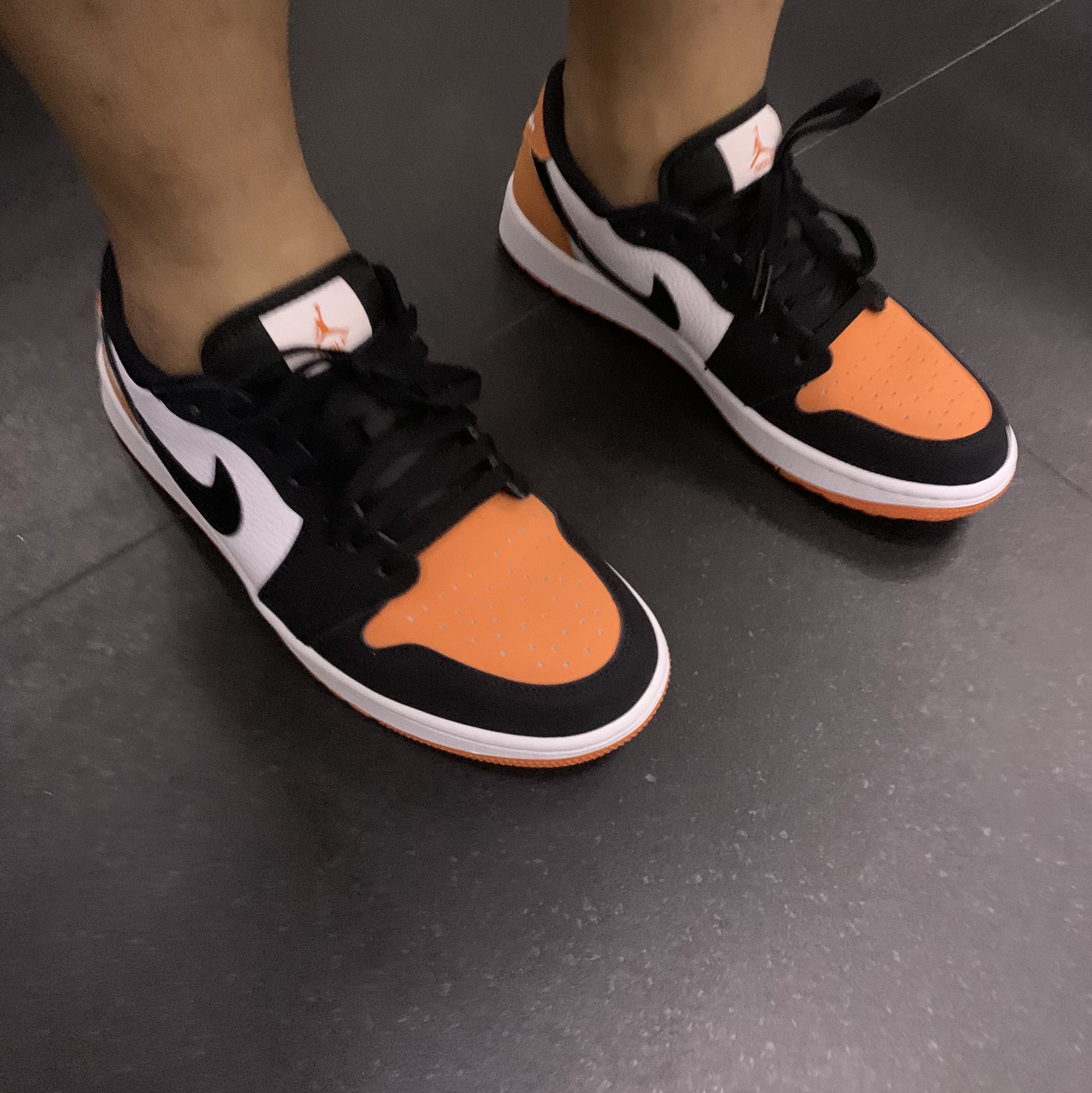 Jordan 1 Low Golf Starfish 착용 스타일