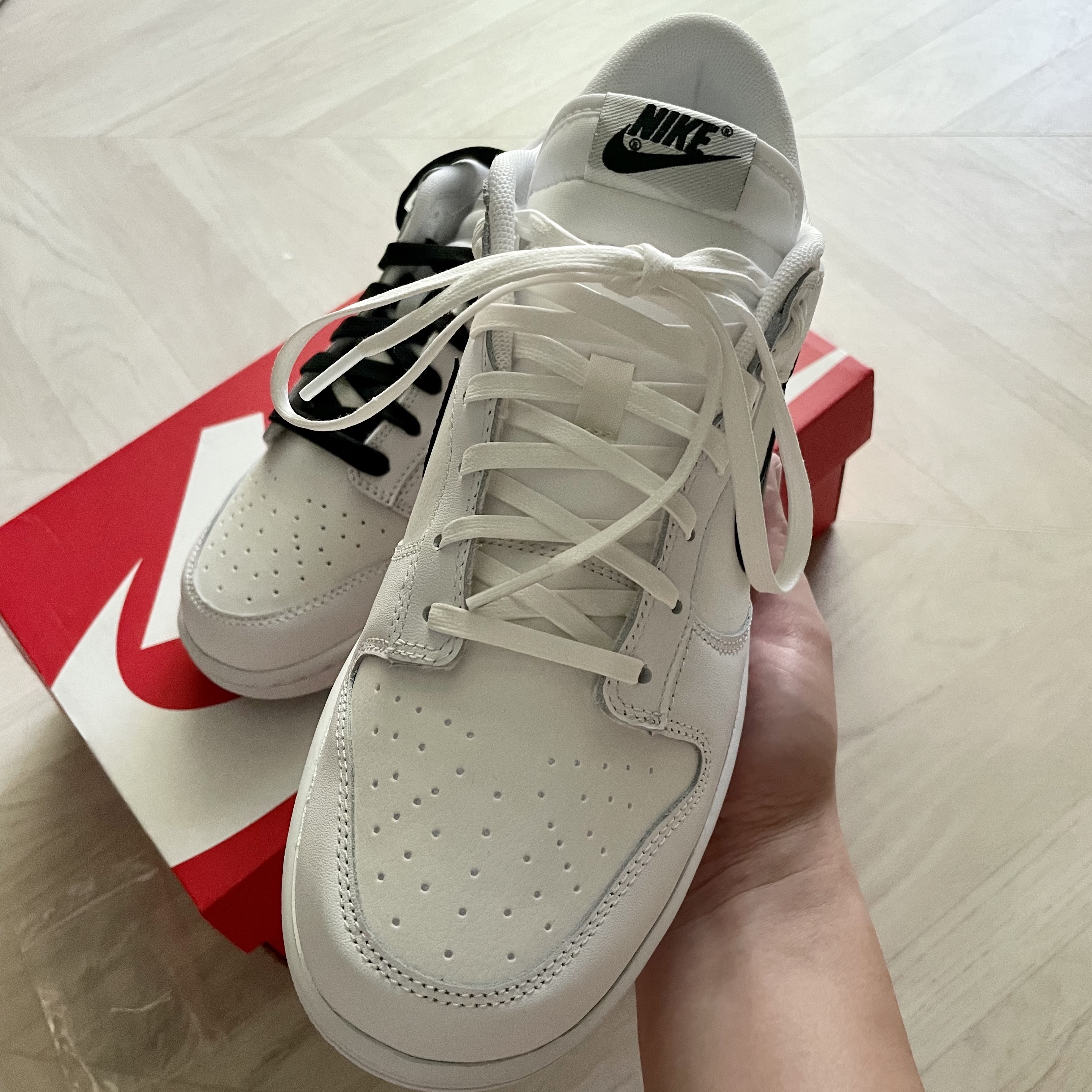 Nike Dunk Low Retro Summit White 착용 스타일 - 1