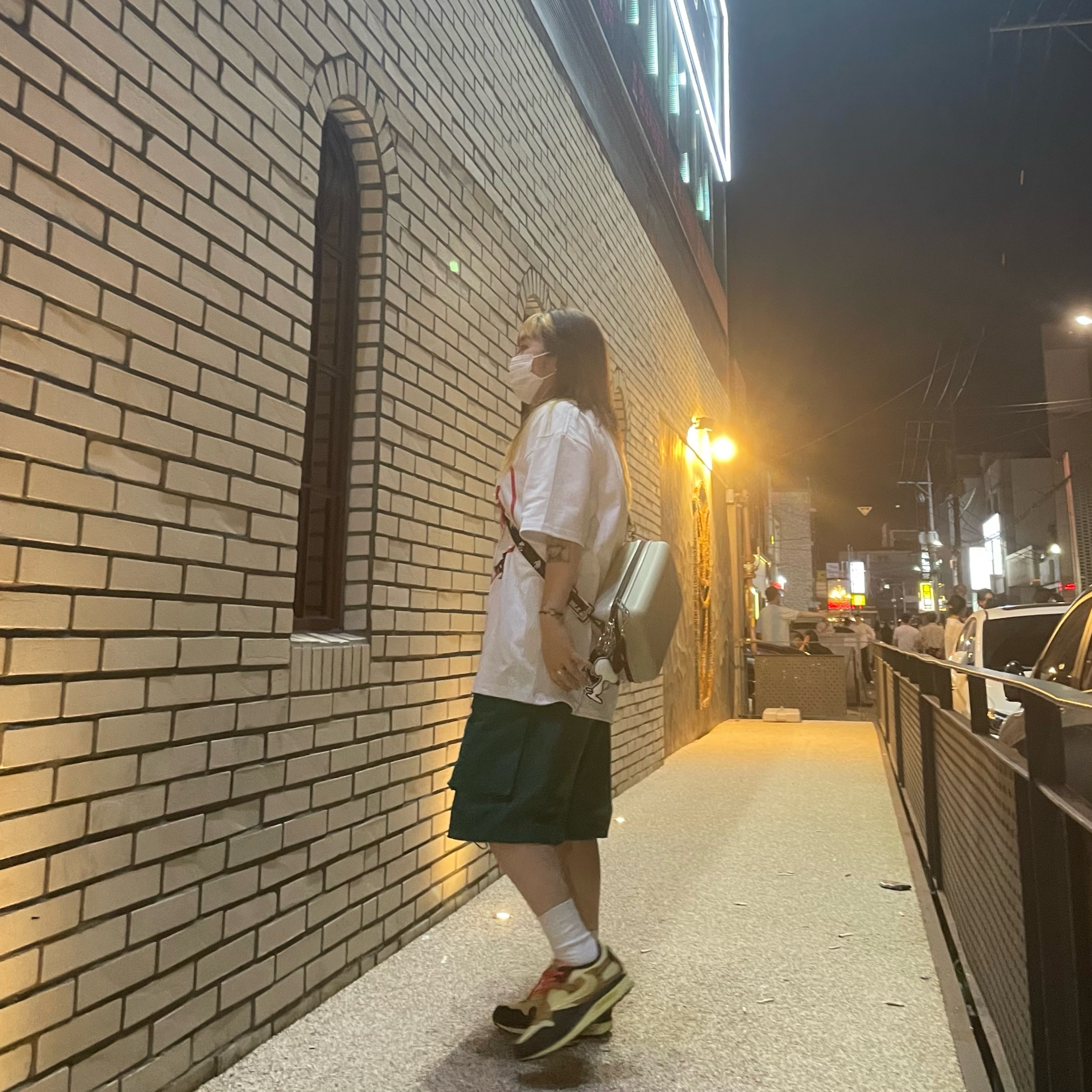 Nike x Travis Scott Air Max 1 Cact.us Brown, Off-White x Amore Pacific Protection Box (Without Cosmetics) 착용 스타일 - 2