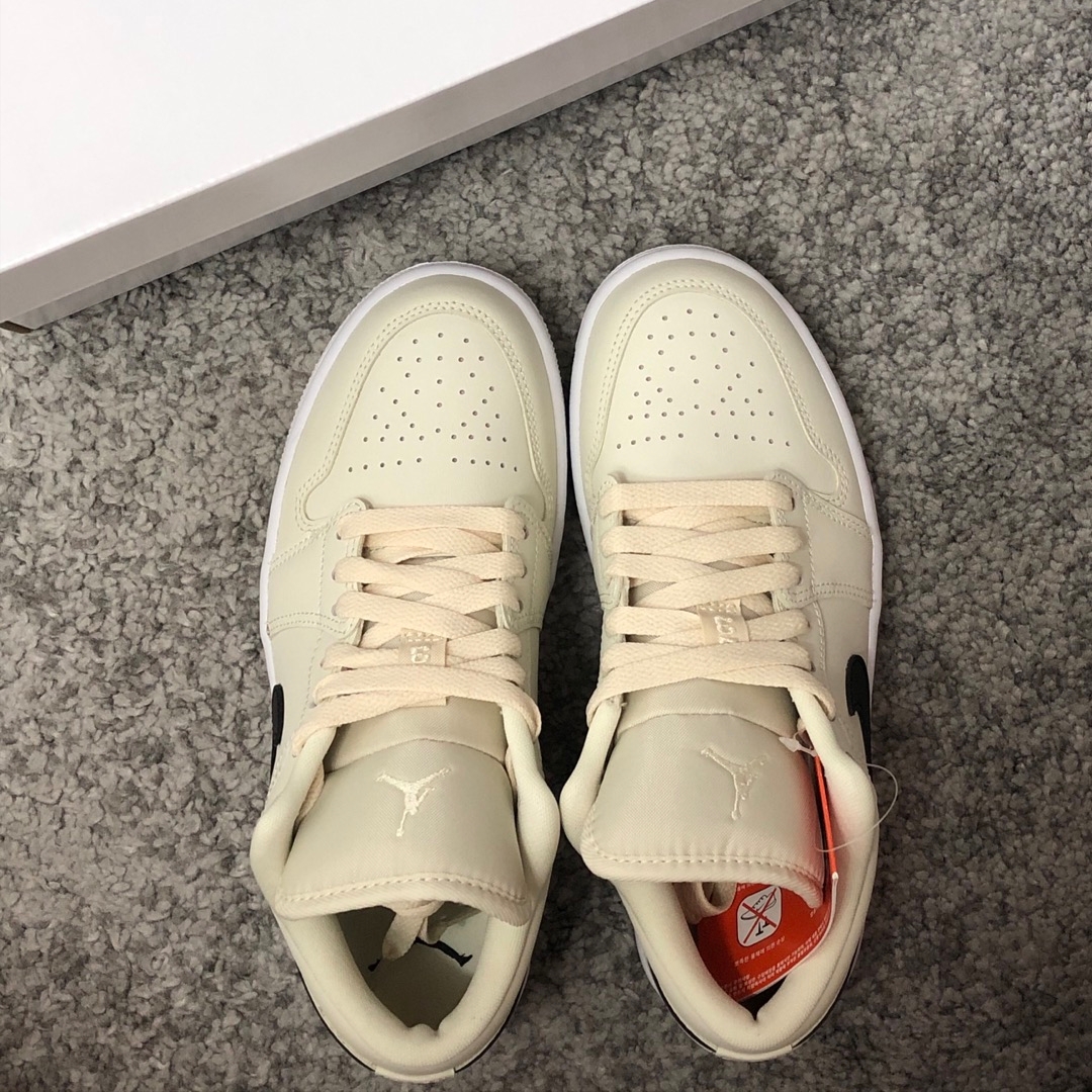 (W) Jordan 1 Low Coconut Milk 착용 스타일 - 3