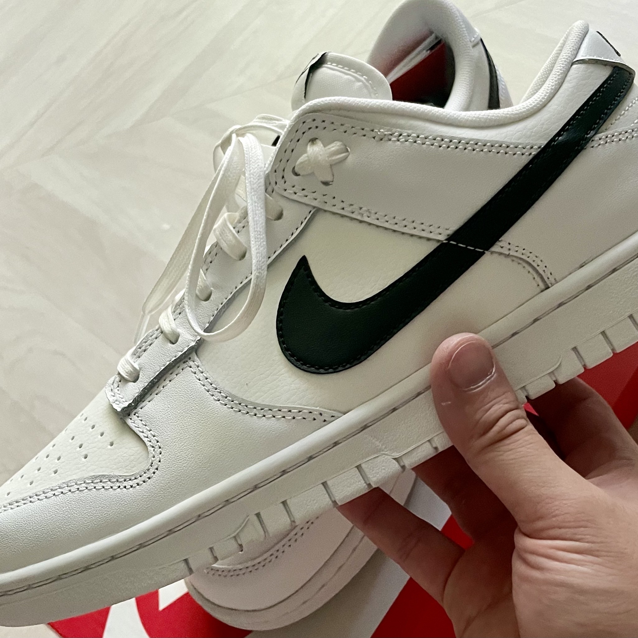 Nike Dunk Low Retro Summit White 착용 스타일 - 2