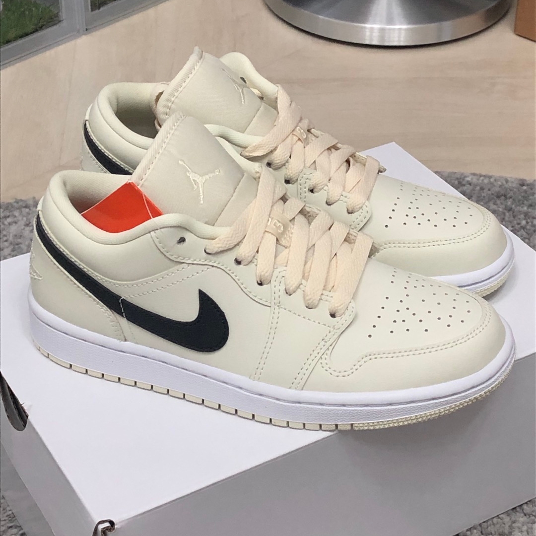 (W) Jordan 1 Low Coconut Milk 착용 스타일 - 2