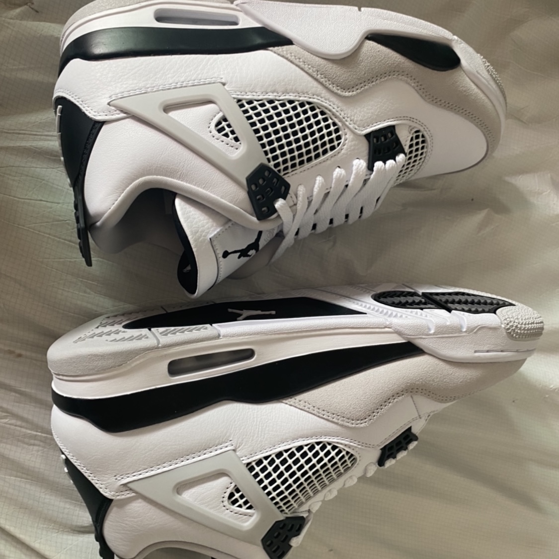 Jordan 4 Retro White and Black 착용 스타일 - 2