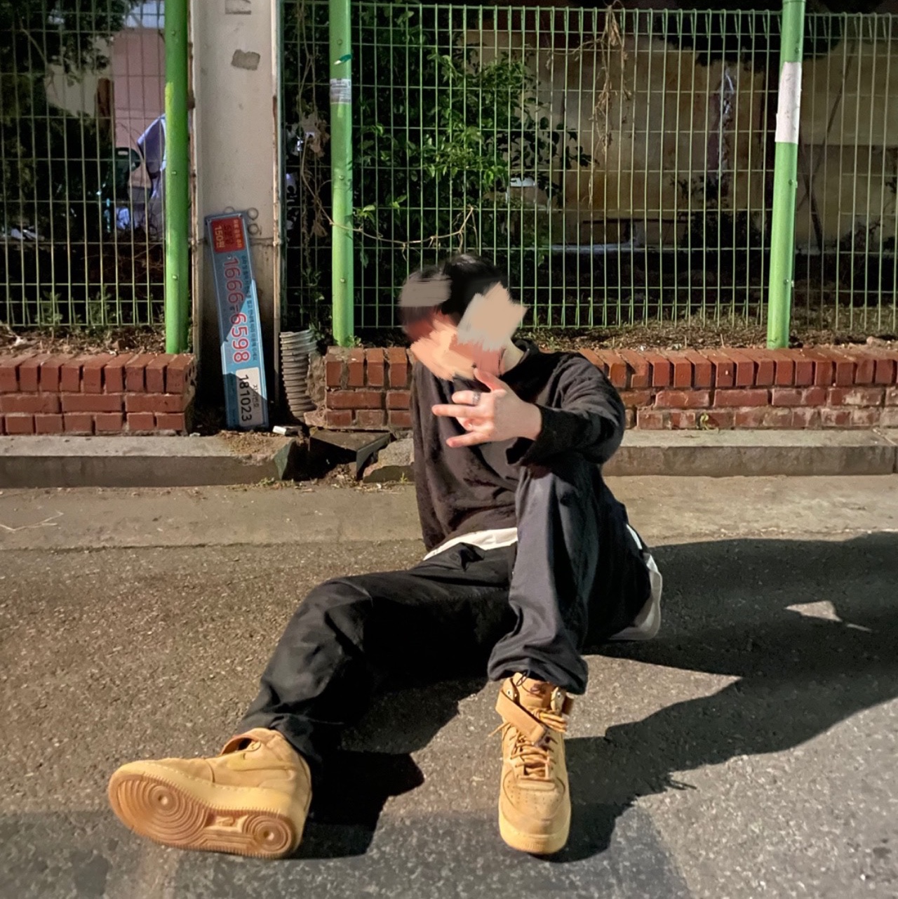 Nike Air Force 1 Mid '07 WB Flax 착용 스타일