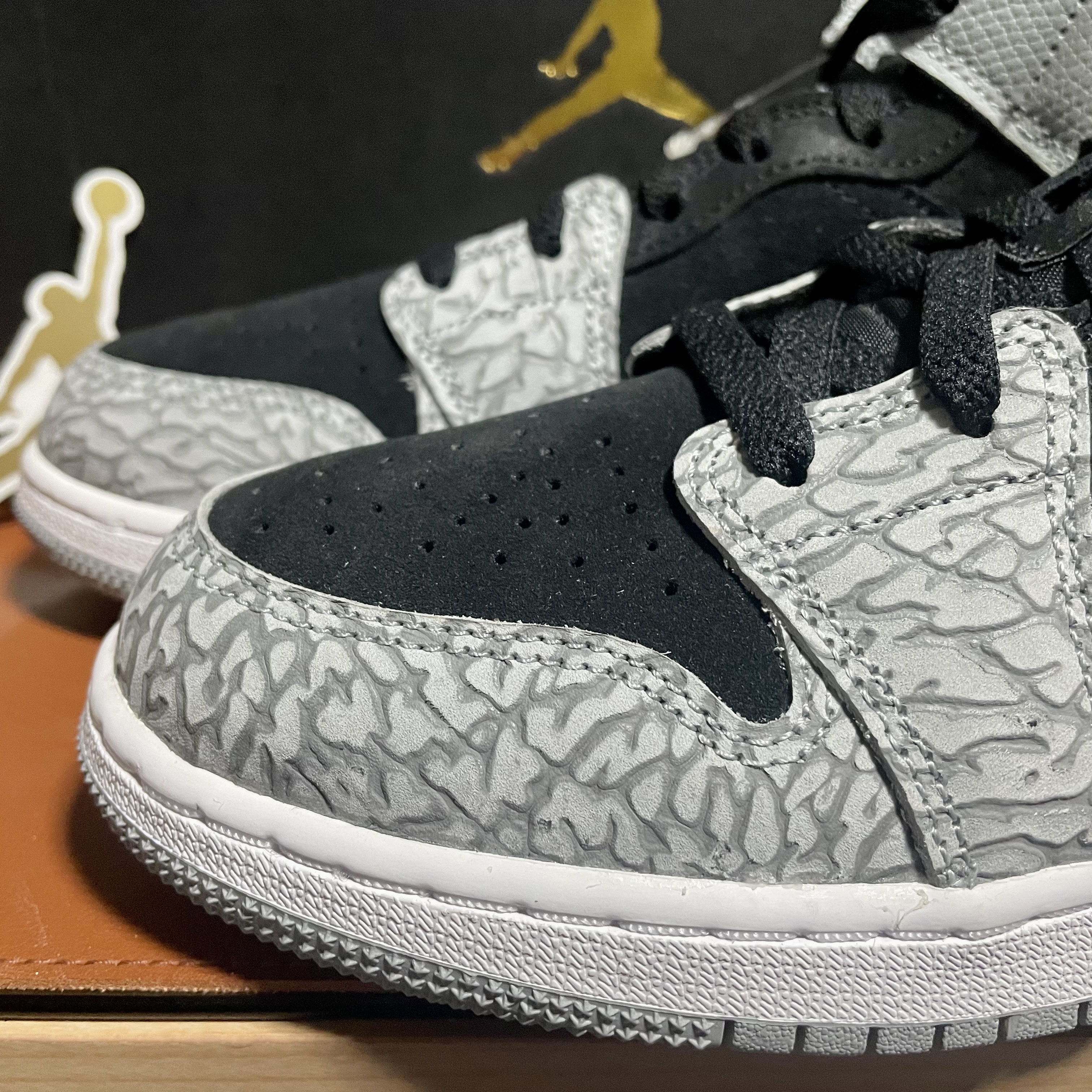 Jordan 1 Mid Elephant Toe 착용 스타일 - 2