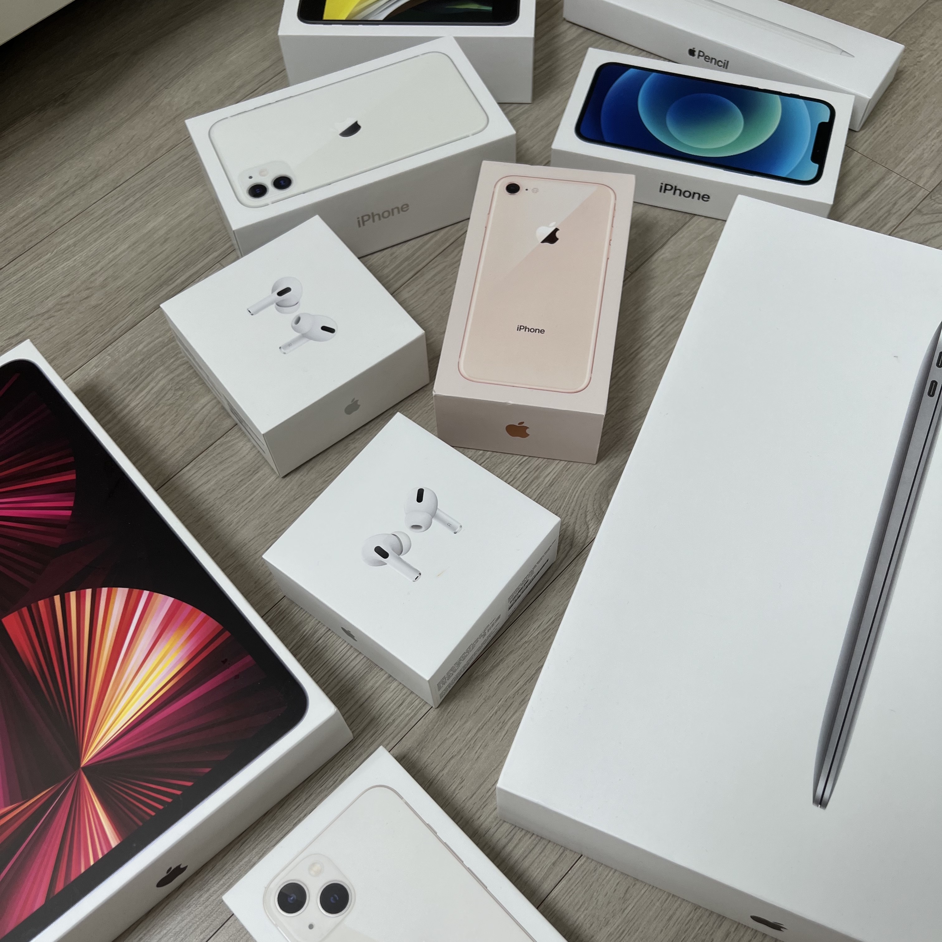 Apple iPhone 13 Pro 256GB Alpine Green (Korean Ver.), Apple AirPods Pro (Korean Ver.) 착용 스타일