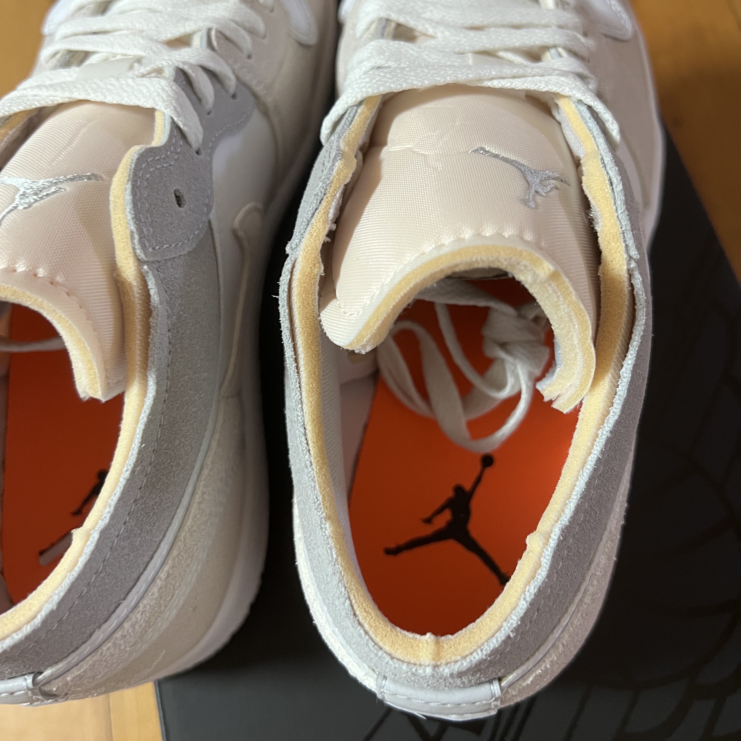 Jordan 1 Low SE Craft White and Phantom 착용 스타일 - 4