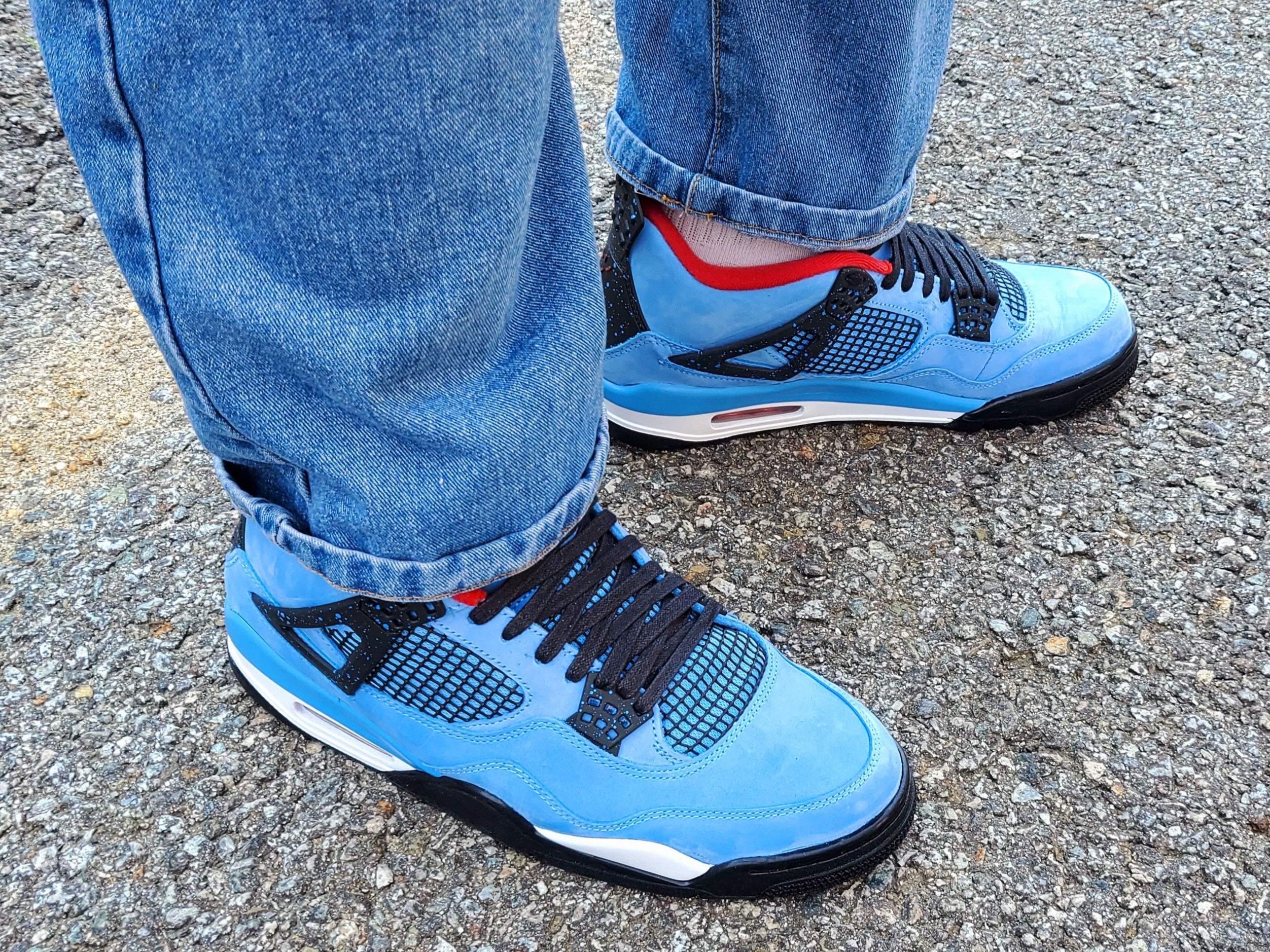 Jordan 4 x Travis Scott Retro Cactus Jack 착용 스타일 - 2