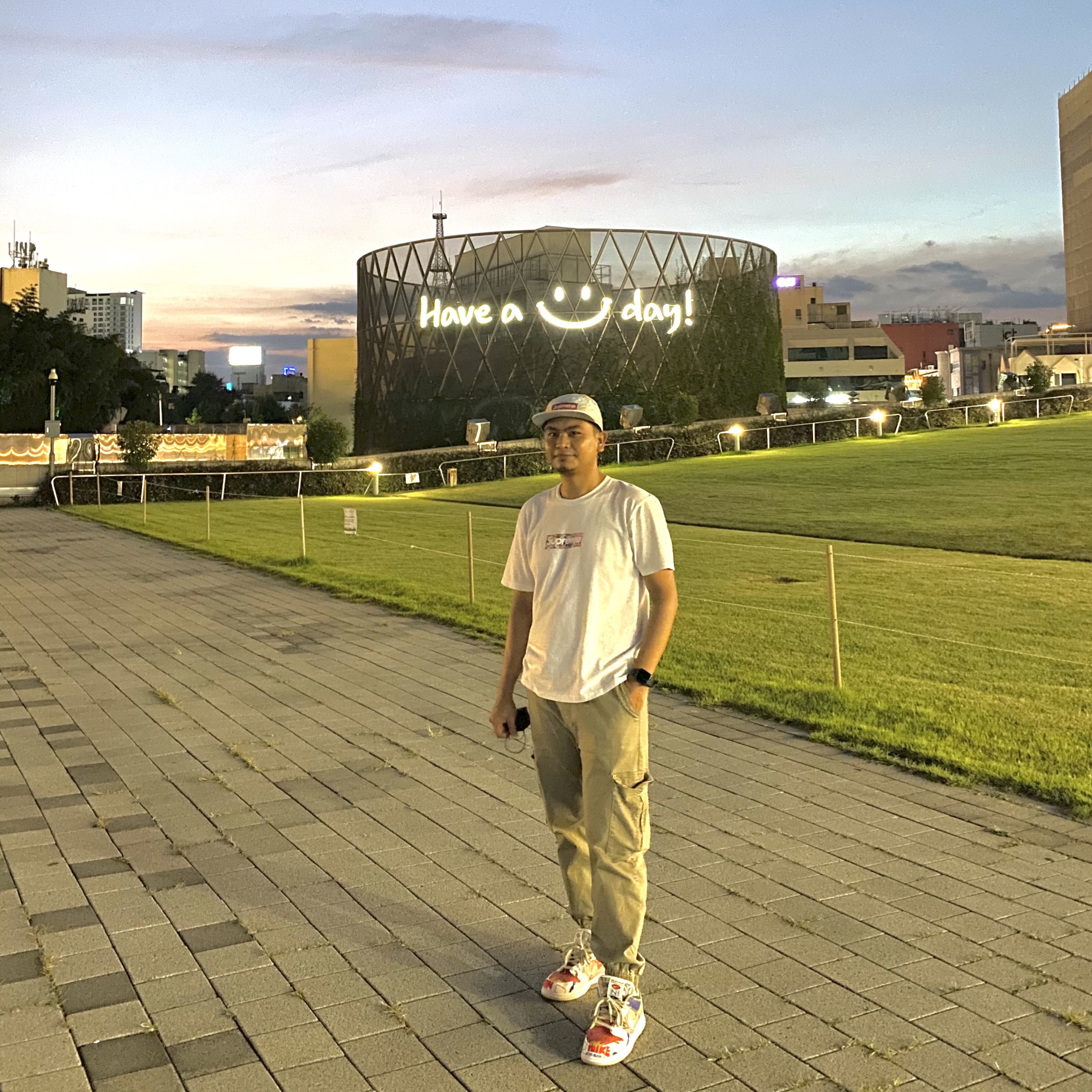 Nike Dunk Low SP City Market, Supreme x Murakami Takashi COVID-19 Relief Box Logo T-Shirt White - 20SS 착용 스타일