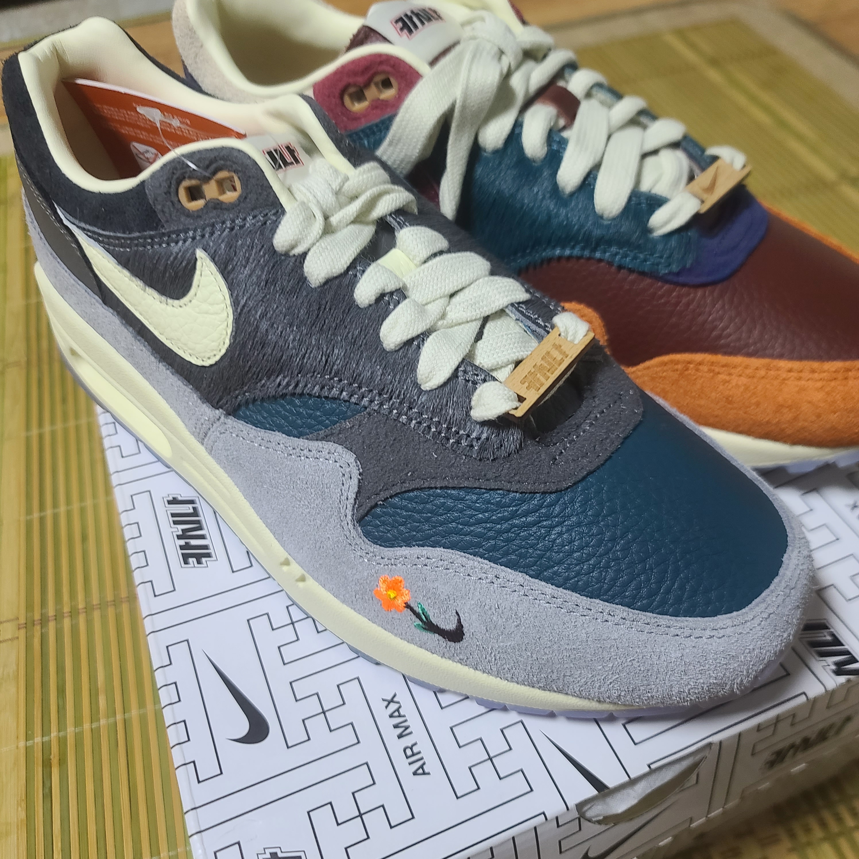 Nike x Kasina Air Max 1 SP Won-Ang Orange, Nike x Kasina Air Max 1 SP Won-Ang Particle Grey 착용 스타일 - 2