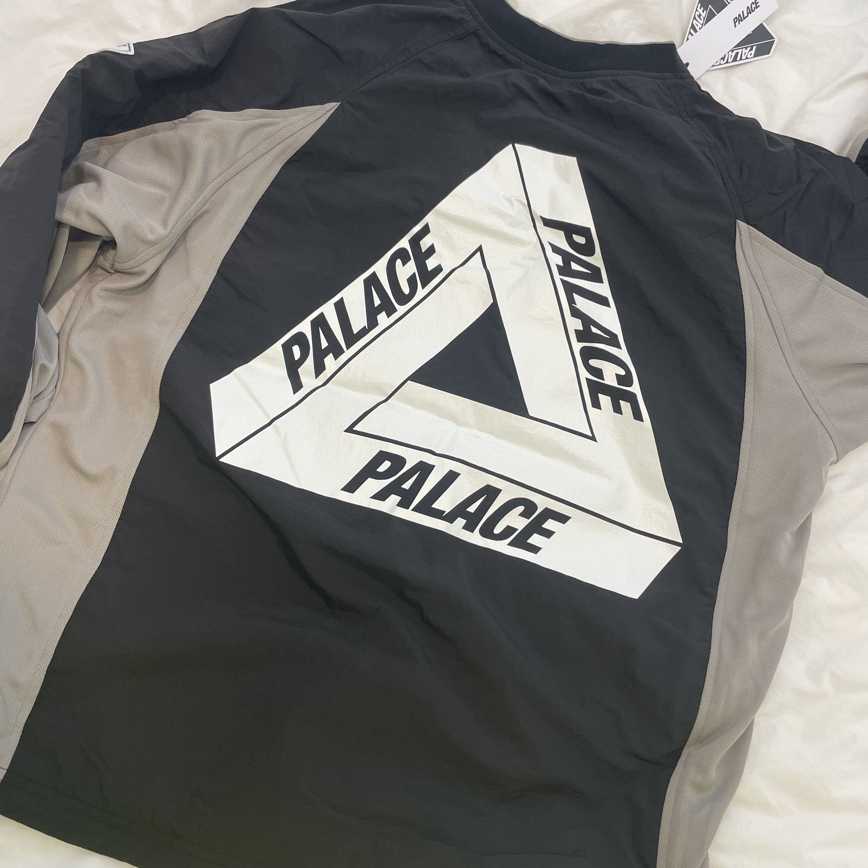 Palace Shell Pullover Jacket Black - 22SS 착용 스타일