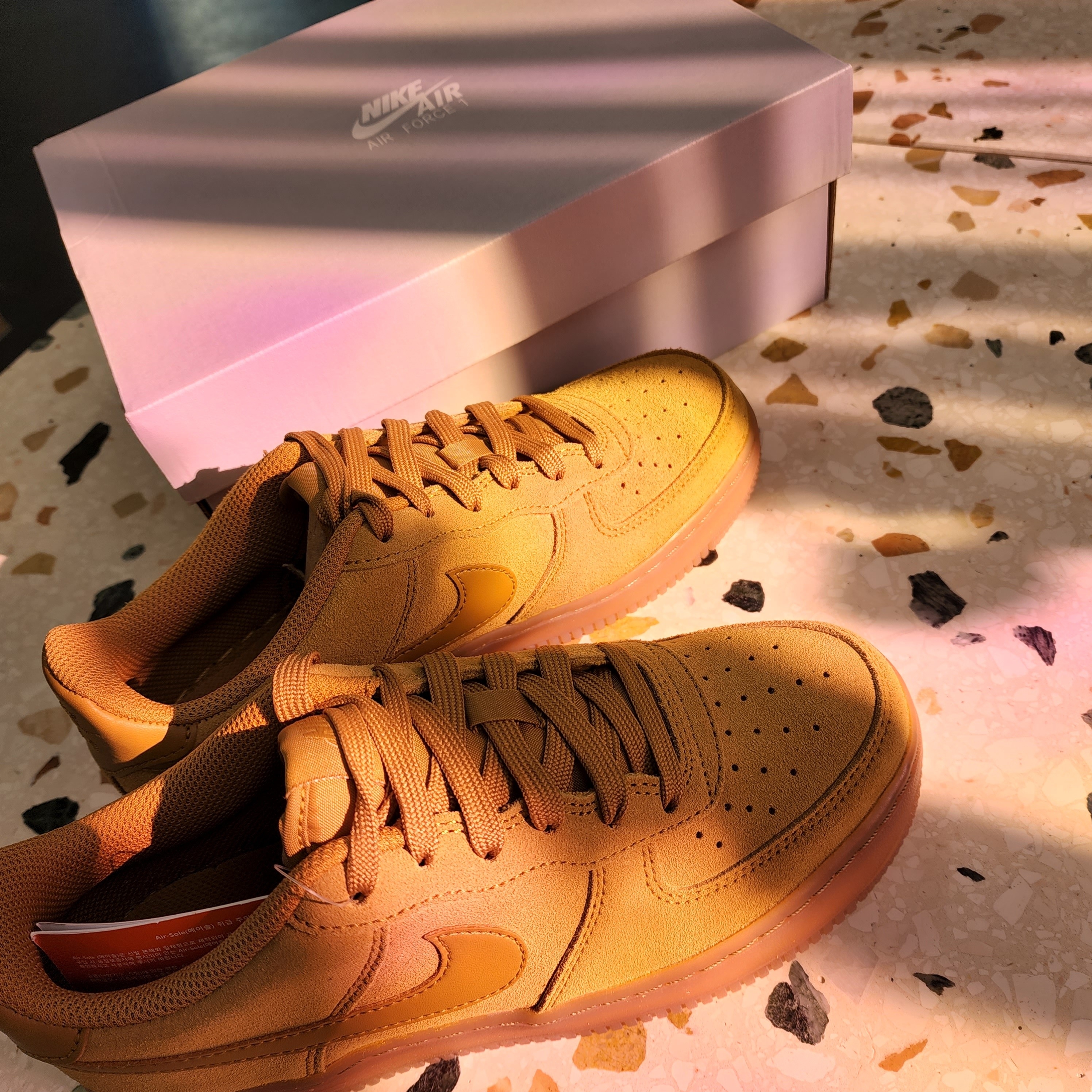 (GS) Nike Air Force 1 LV8 3 Wheat 착용 스타일