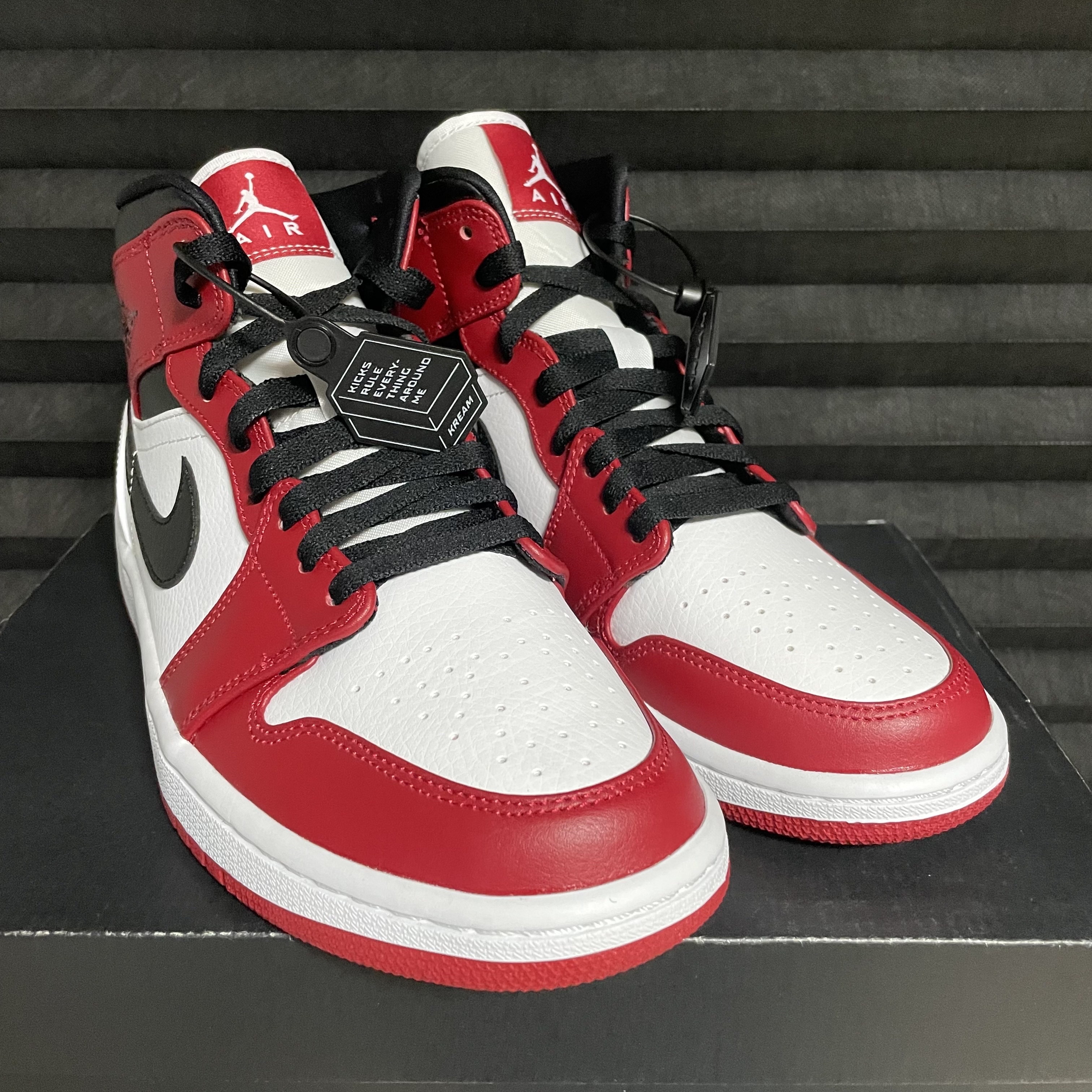 Jordan 1 Mid Chicago 2020 착용 스타일