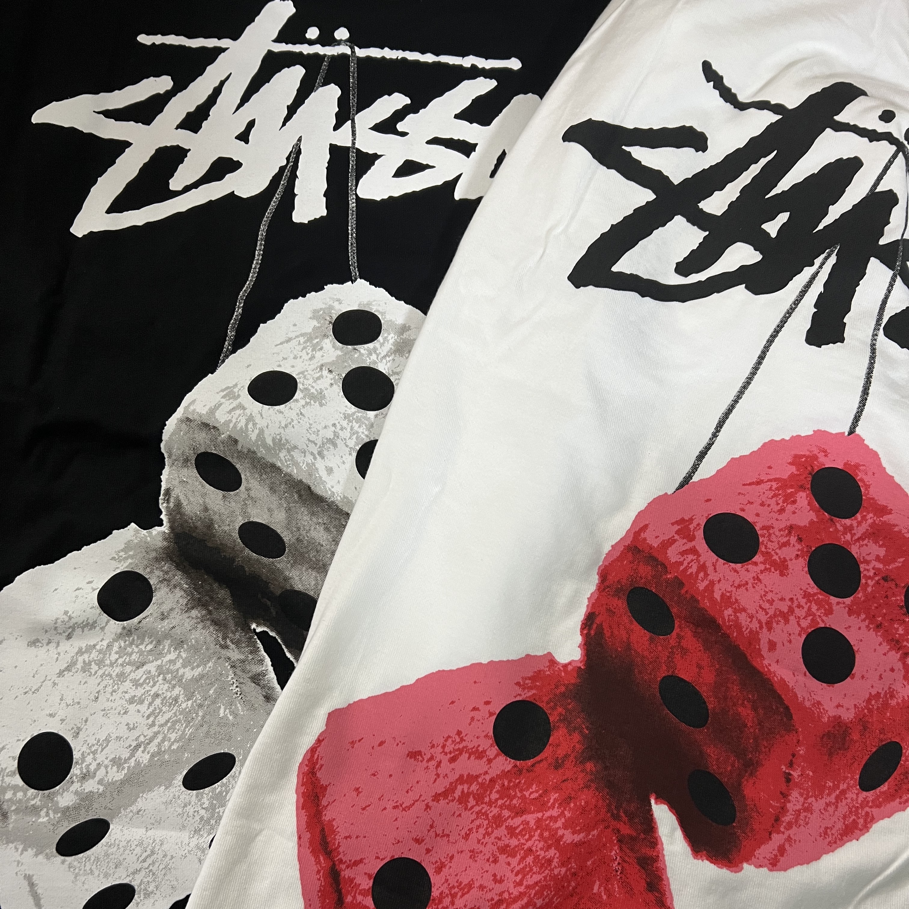 Stussy Fuzzy Dice T-Shirt White, Stussy Fuzzy Dice T-Shirt Black 착용 스타일