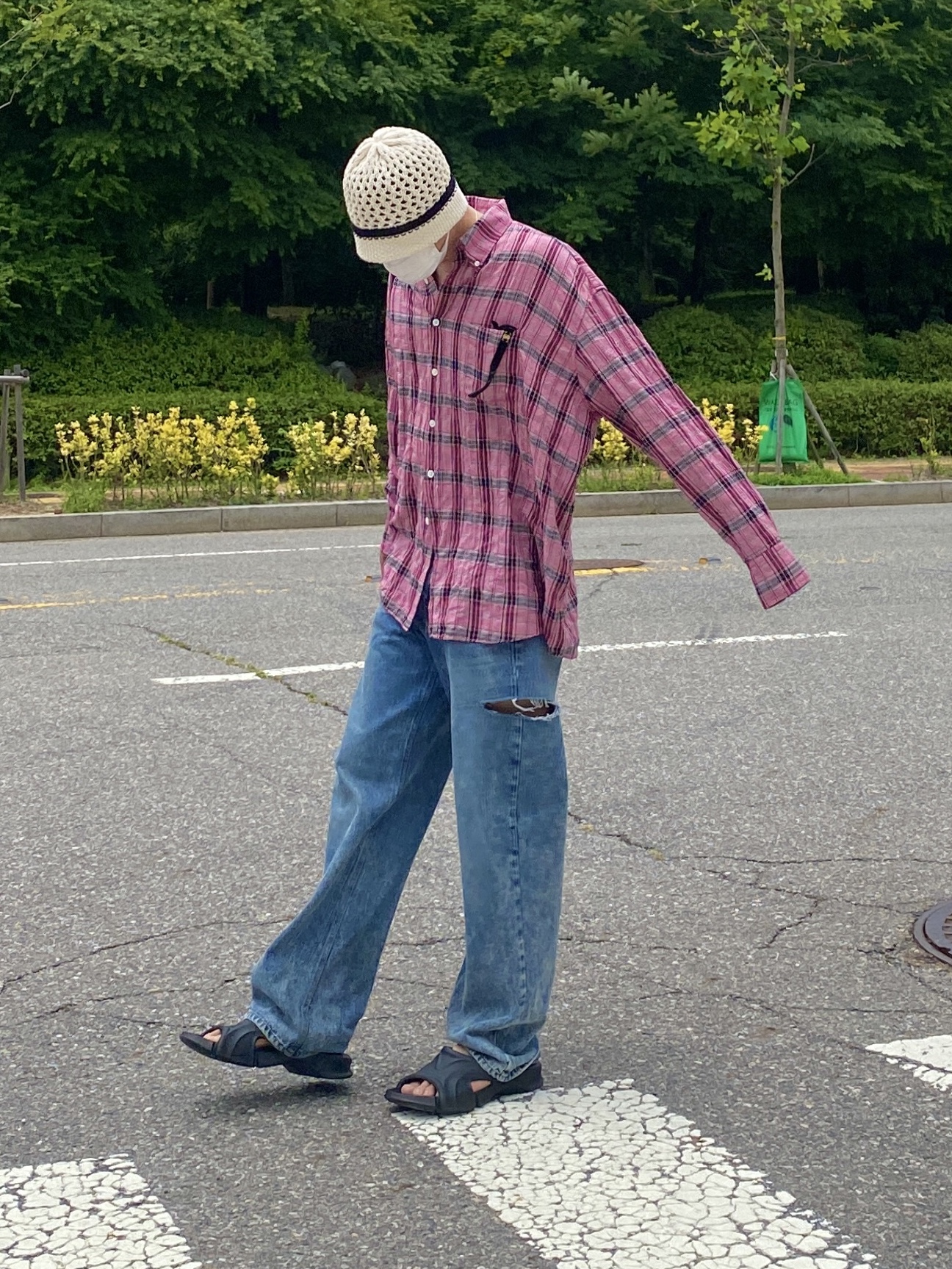 Our Legacy Borrowed BD Shirt Cerise Memory Check, Our Legacy Slim Backpack Black Dense Liquid Nylon 착용 스타일 - 1
