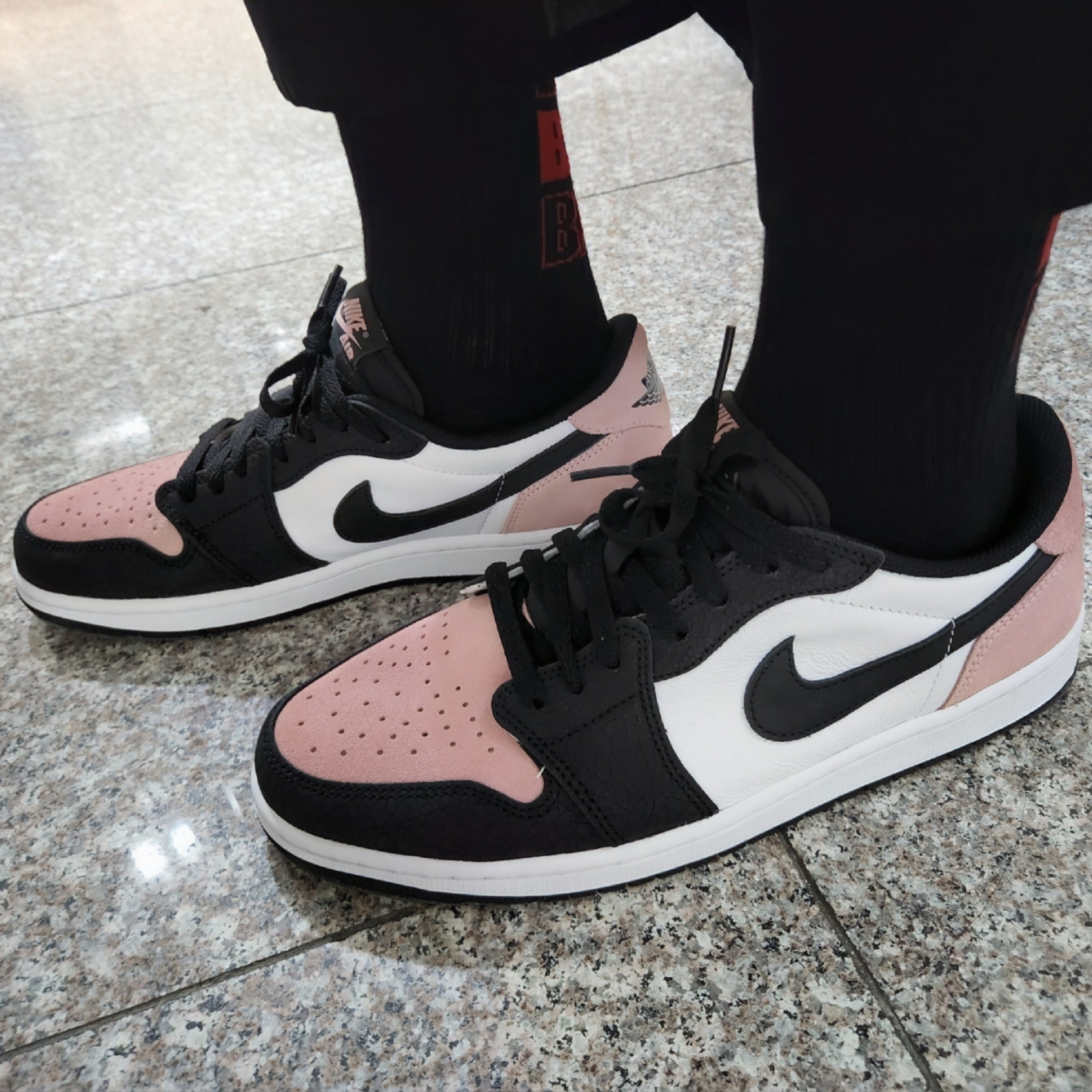 Jordan 1 Retro Low OG Bleached Coral 착용 스타일 - 4