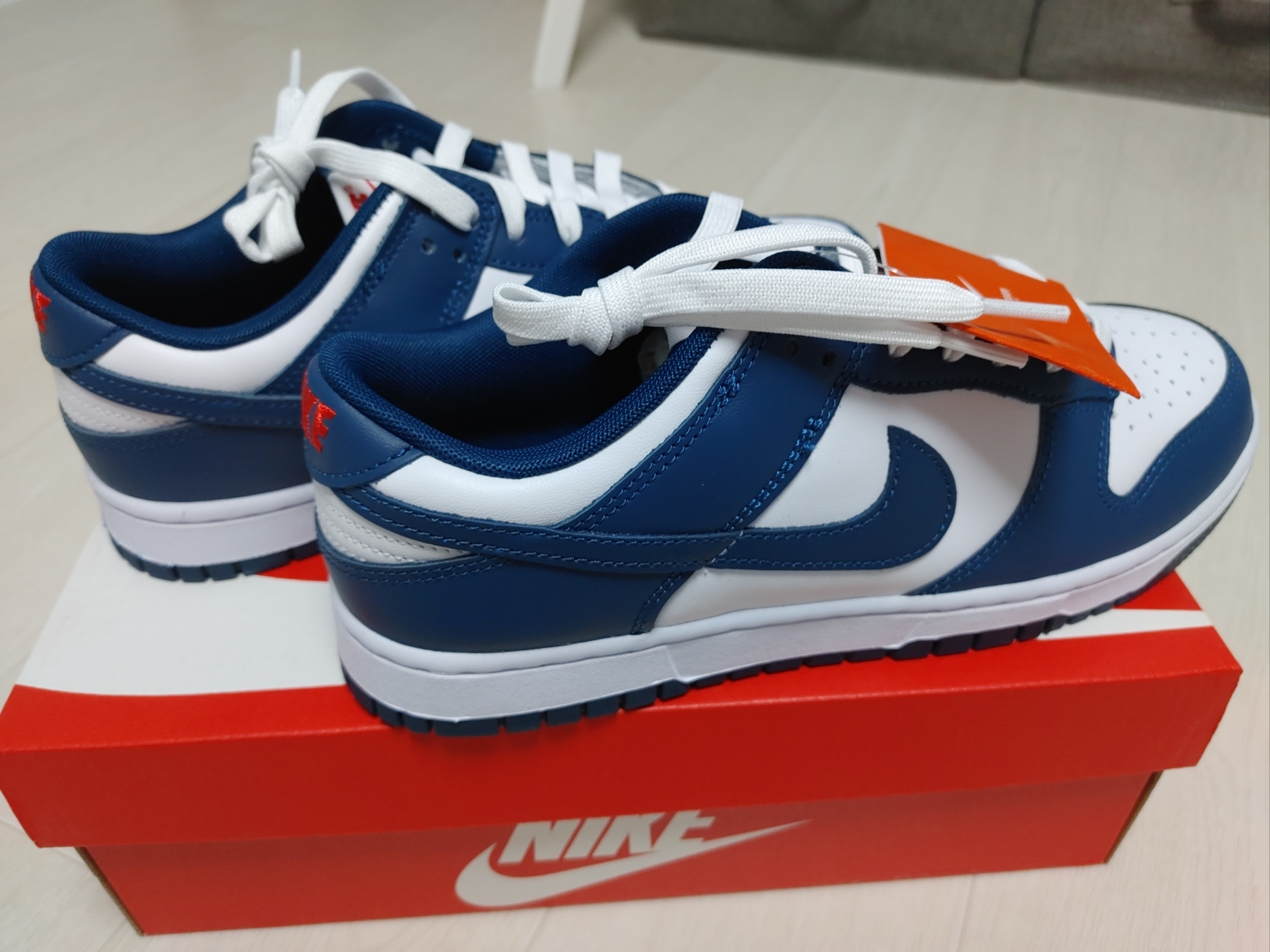 Nike Dunk Low Retro Valerian Blue 착용 스타일 - 2