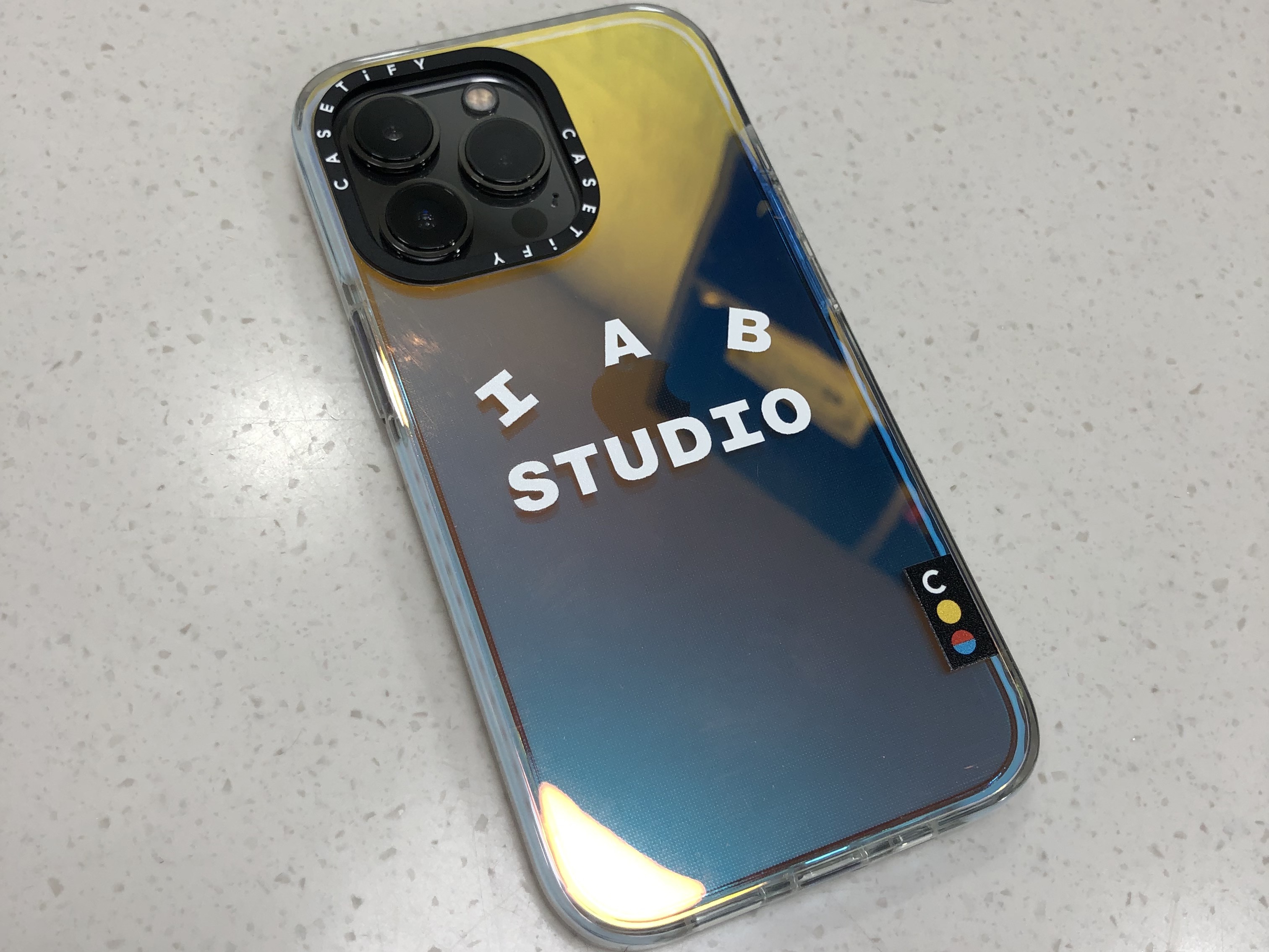 Casetify x IAB Studio iPhone White Logo Impact Case Aurora 착용 스타일