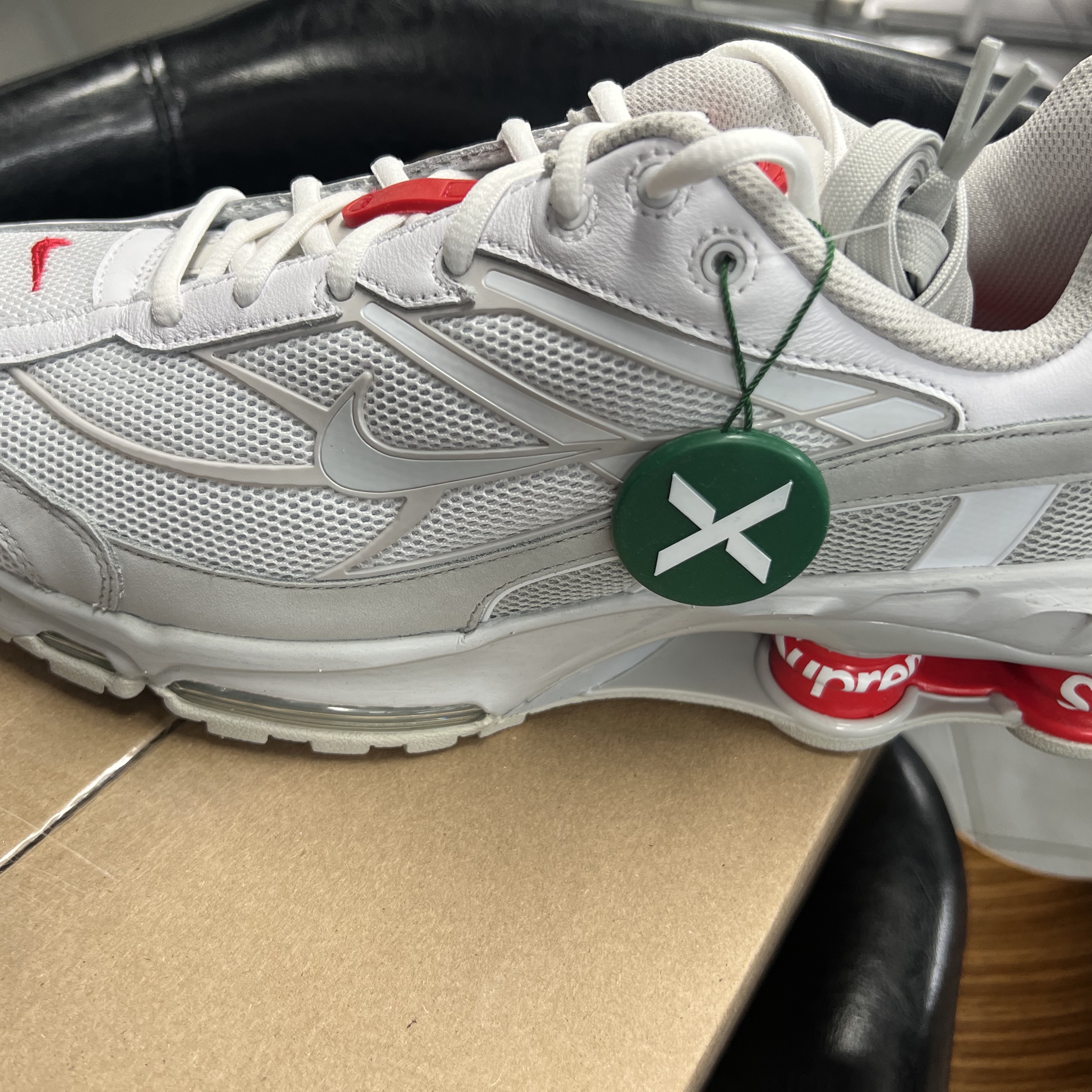 Nike x Supreme Shox Ride 2 SP White 착용 스타일 - 4