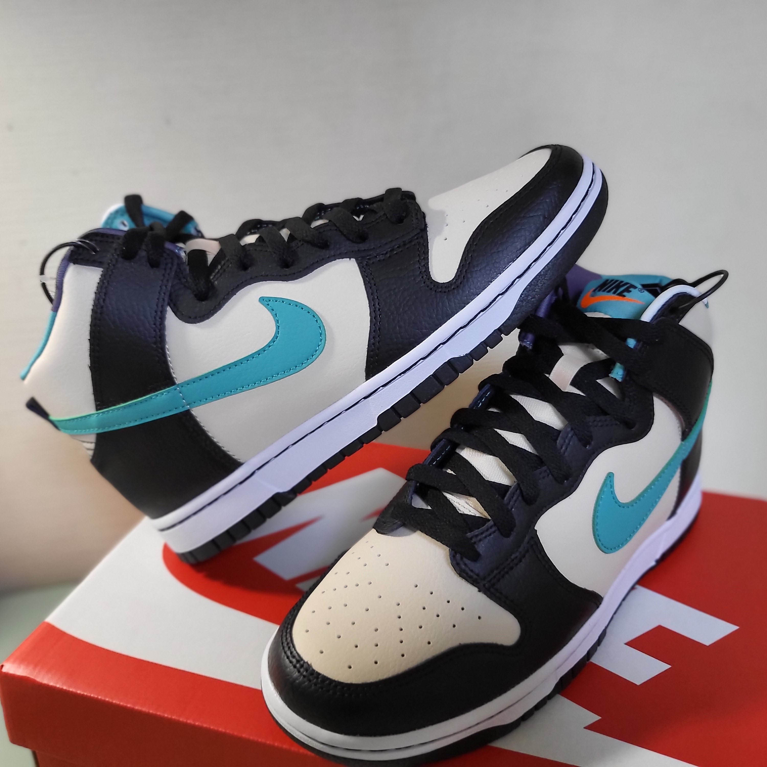 Nike Dunk High Retro EMB Pearl White Washed Teal and Black 착용 스타일 - 2