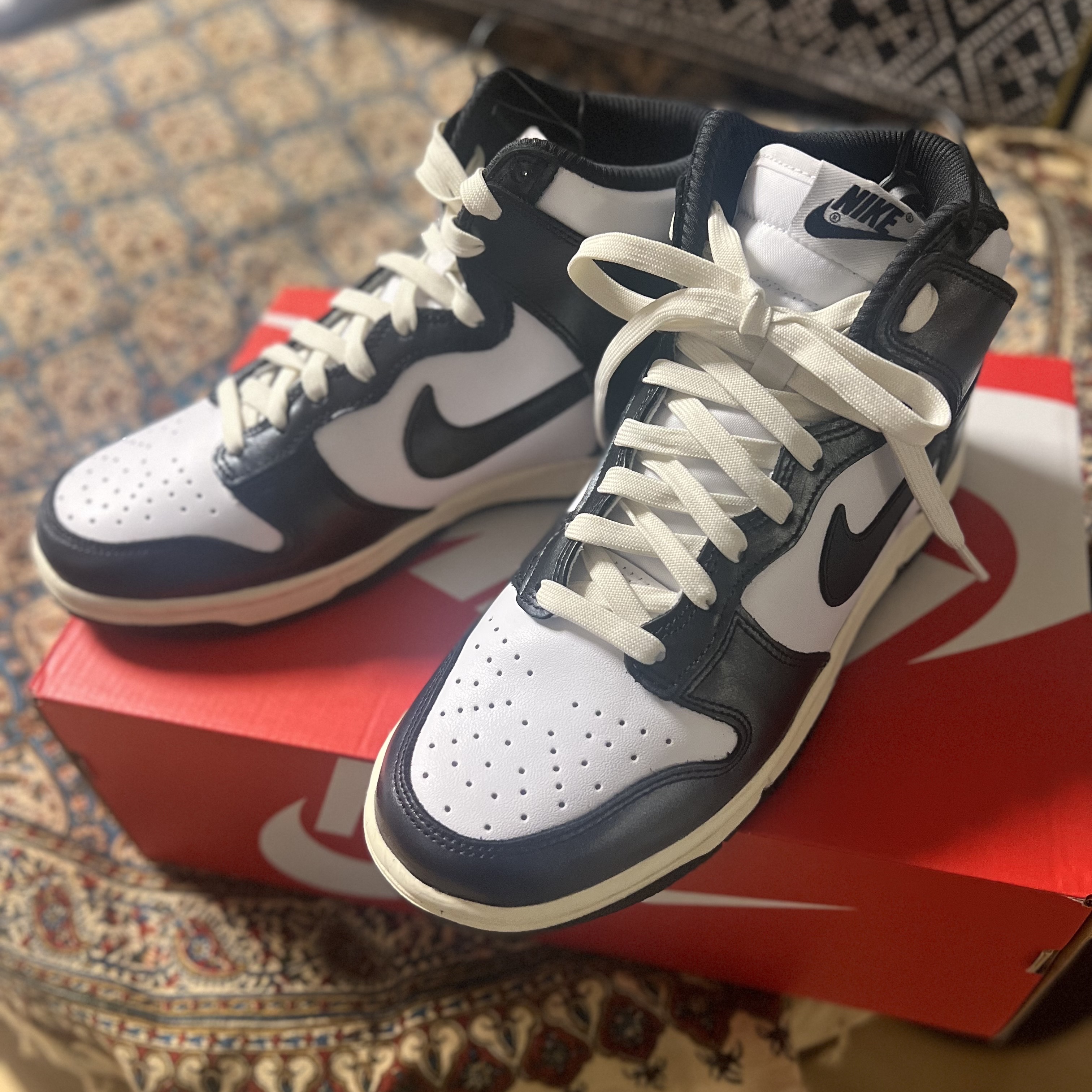 (W) Nike Dunk High Vintage Black 착용 스타일 - 2
