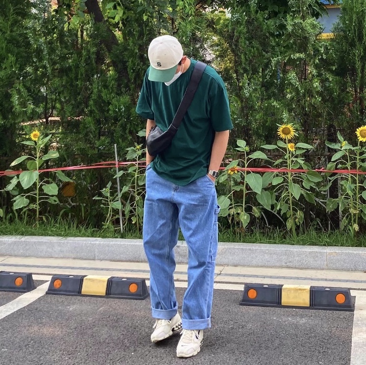 Lemaire Small Croissant Bag Soft Nappa Leather Black, Nike x Stussy Air Zoom Spiridon Cage 2 Fossil 착용 스타일