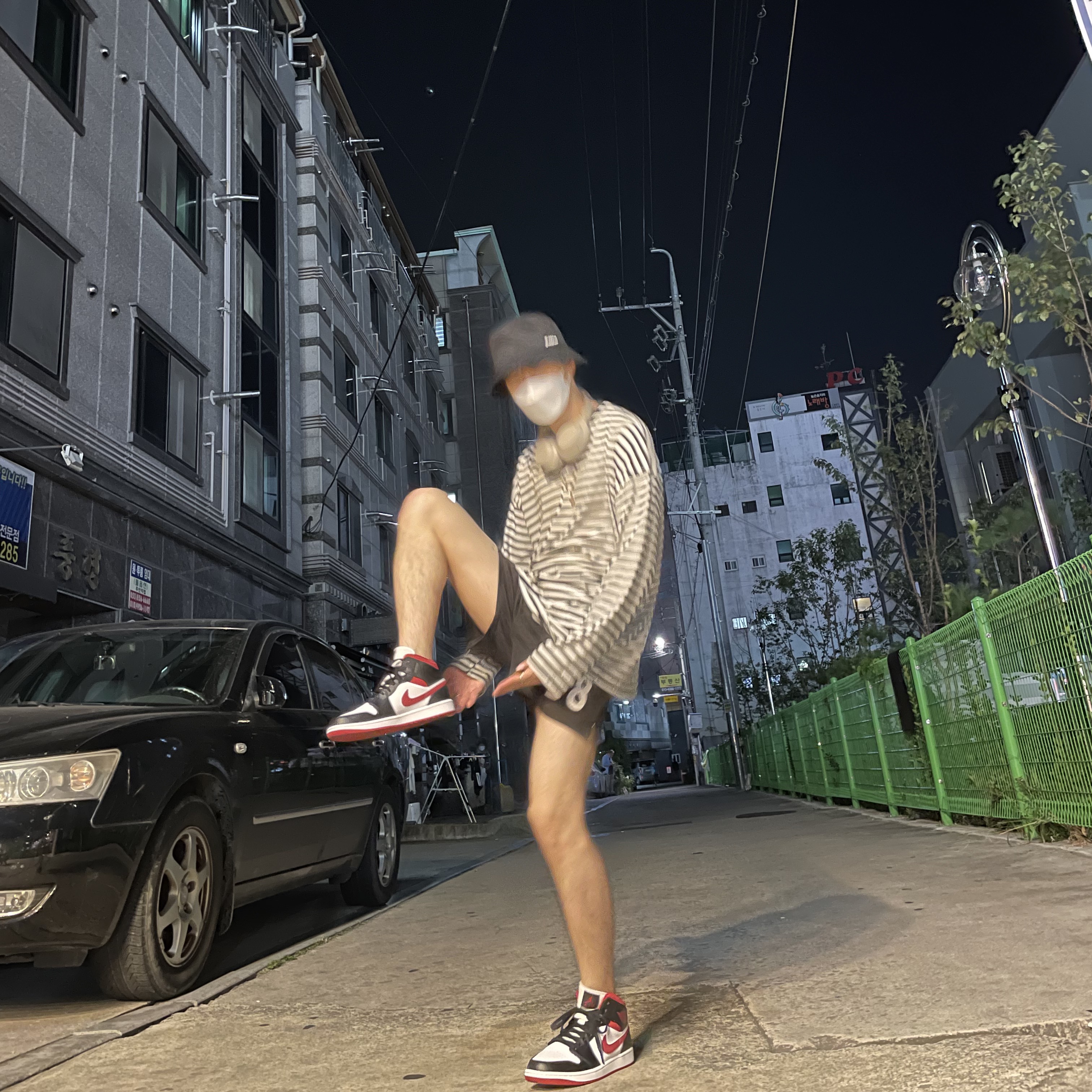(GS) Jordan 1 Mid Gym Red Black White 착용 스타일