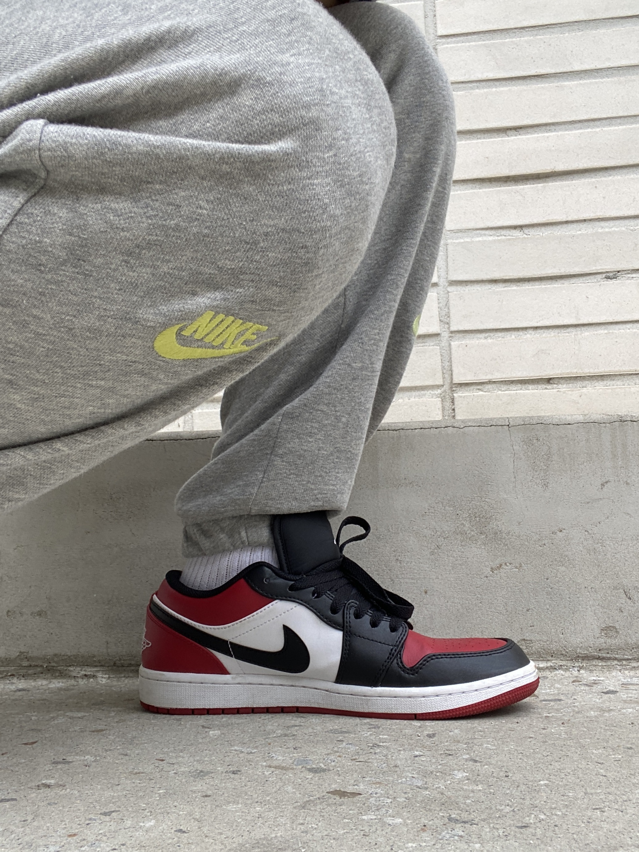 Jordan 1 Low Bred Toe 착용 스타일 - 3