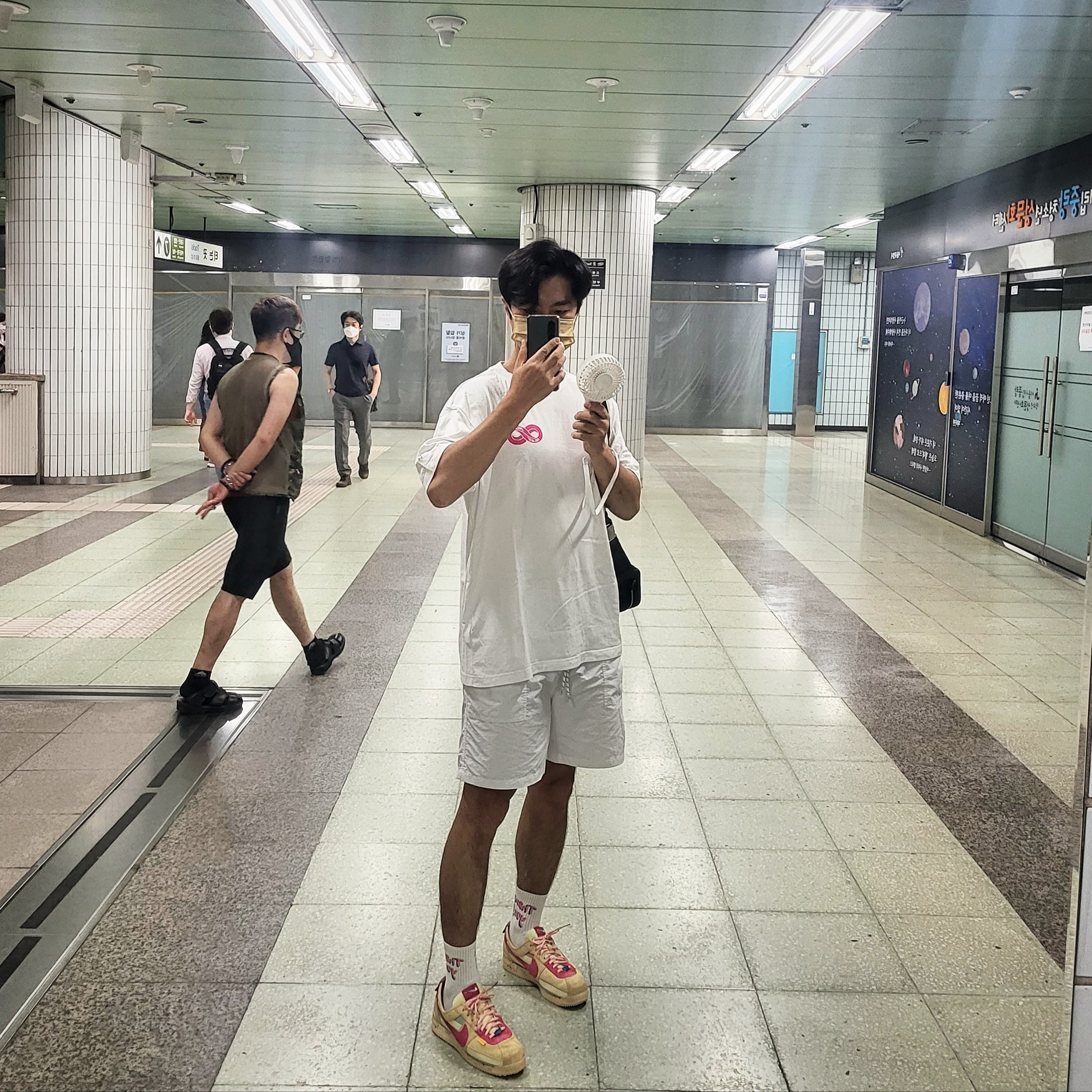 Nike x Union Cortez SP Sesame, Palace Infinity T-Shirt White - 21SS 착용 스타일
