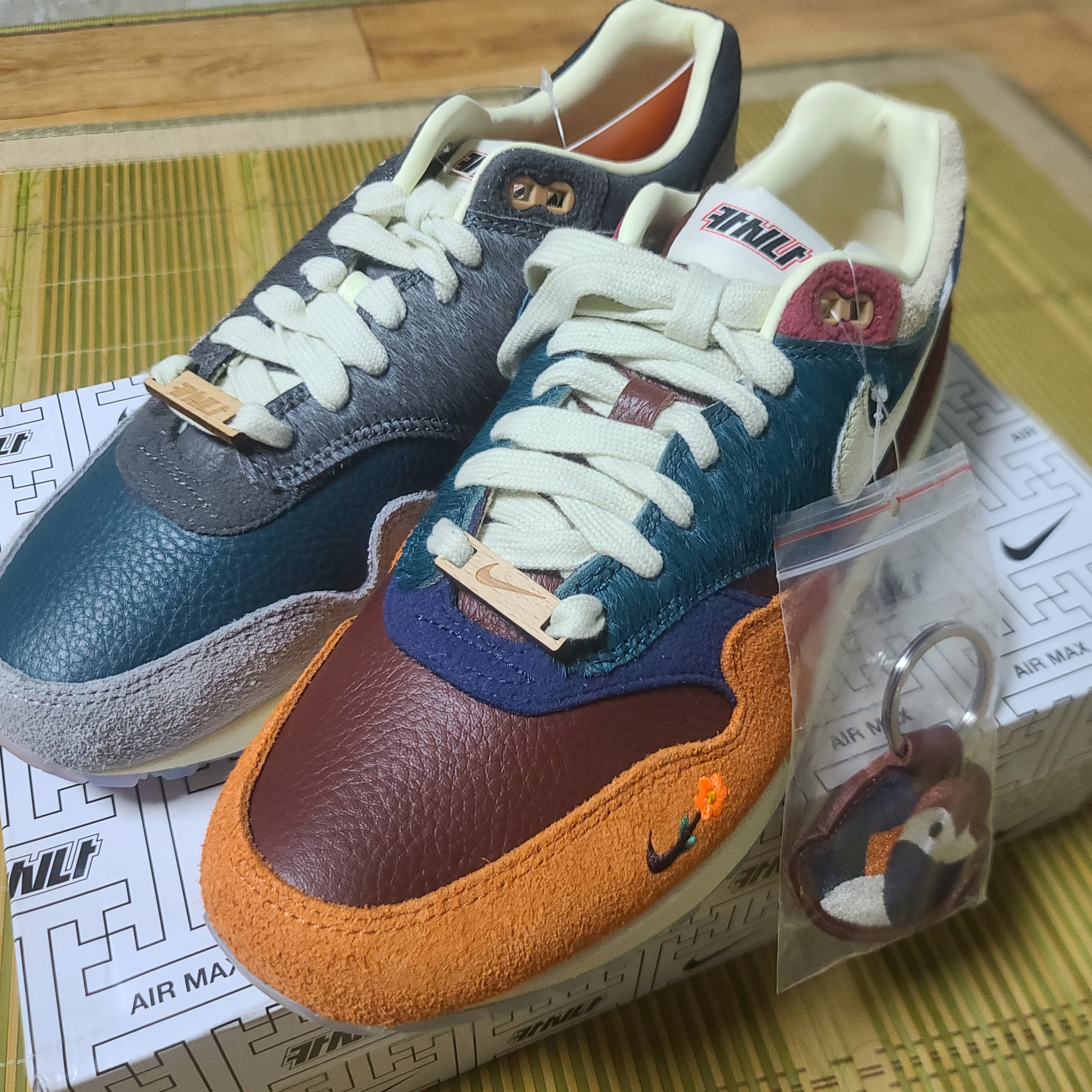 Nike x Kasina Air Max 1 SP Won-Ang Orange, Nike x Kasina Air Max 1 SP Won-Ang Particle Grey 착용 스타일 - 1