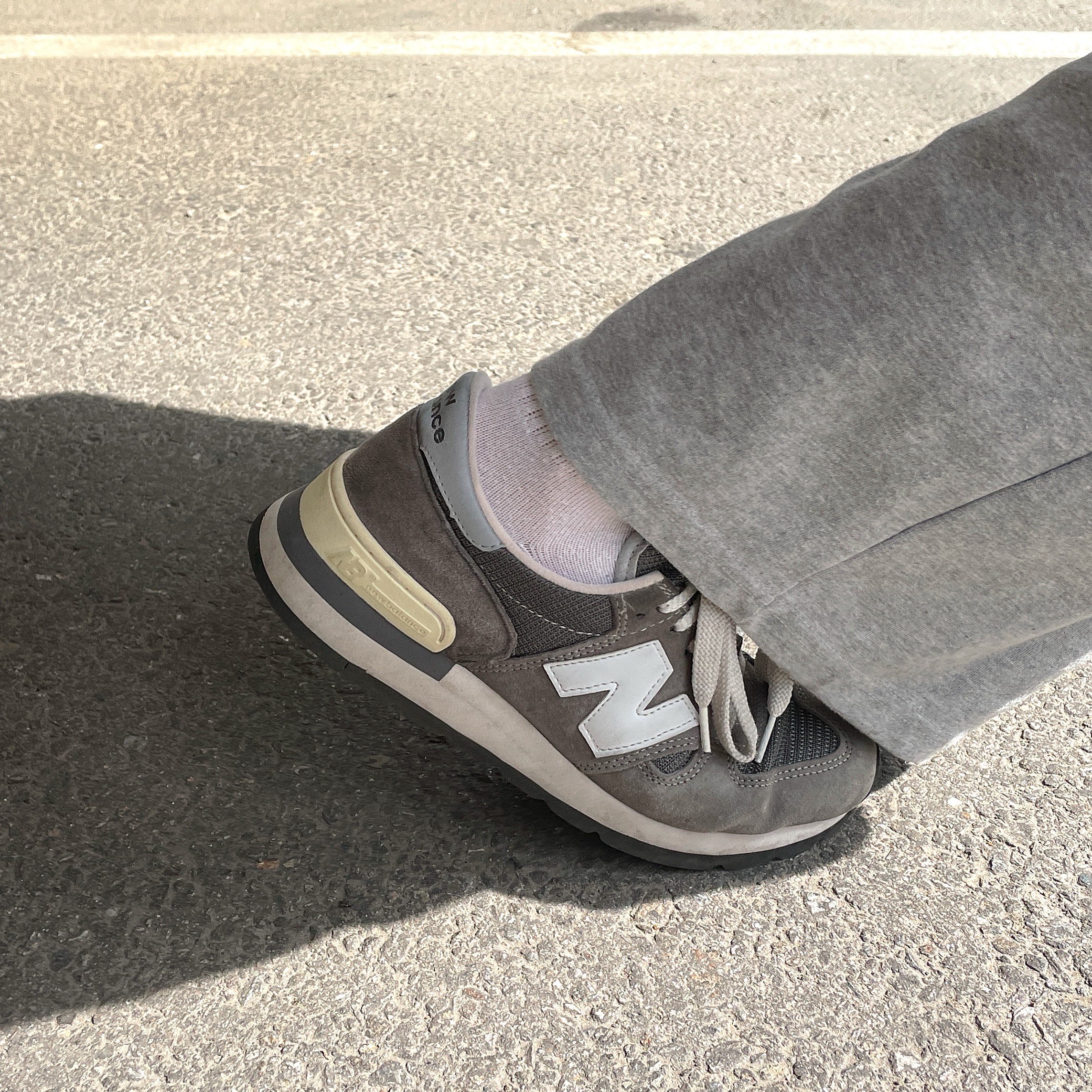 New Balance 990 Made in USA Grey 착용 스타일
