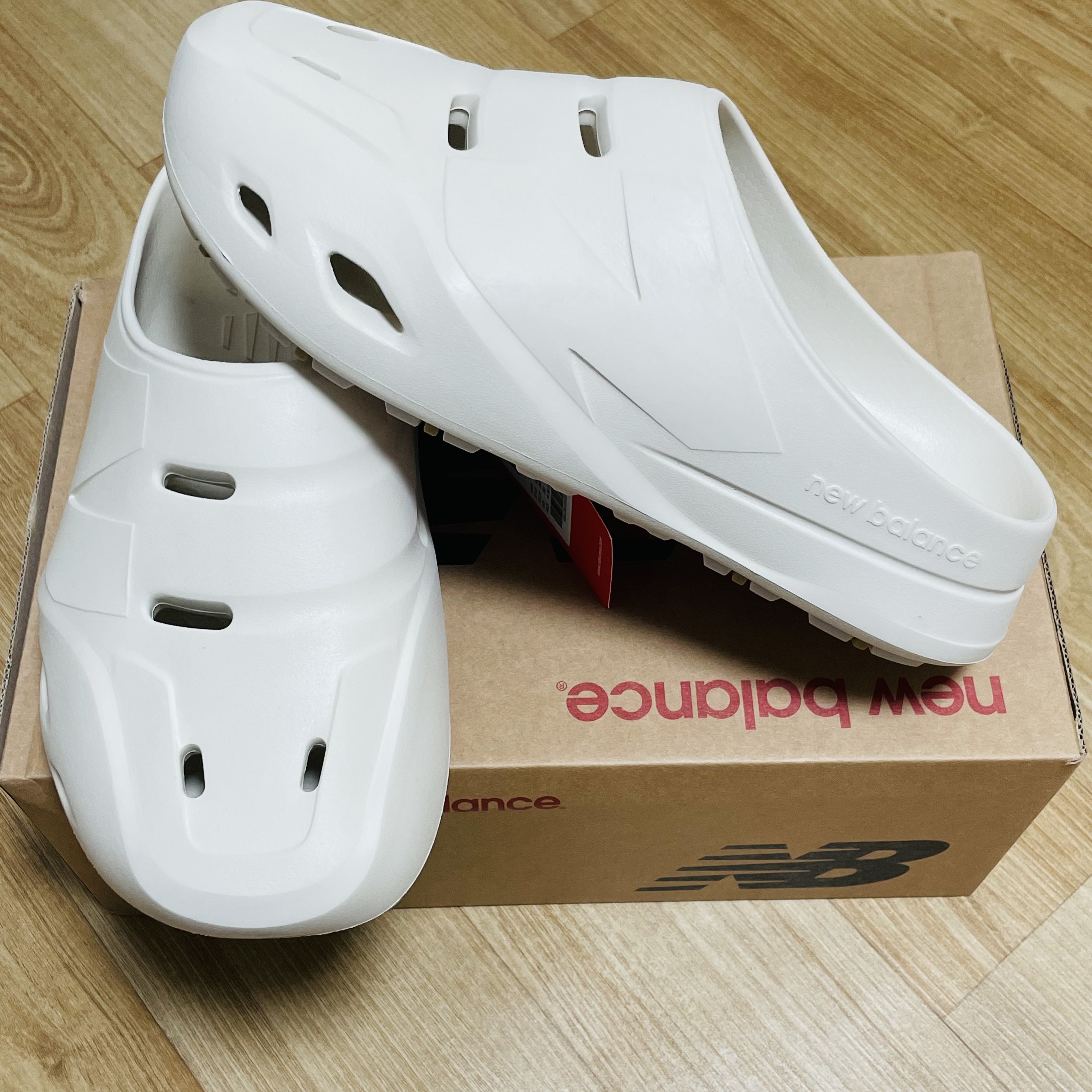 New Balance NB Clog Ivory 착용 스타일 - 1