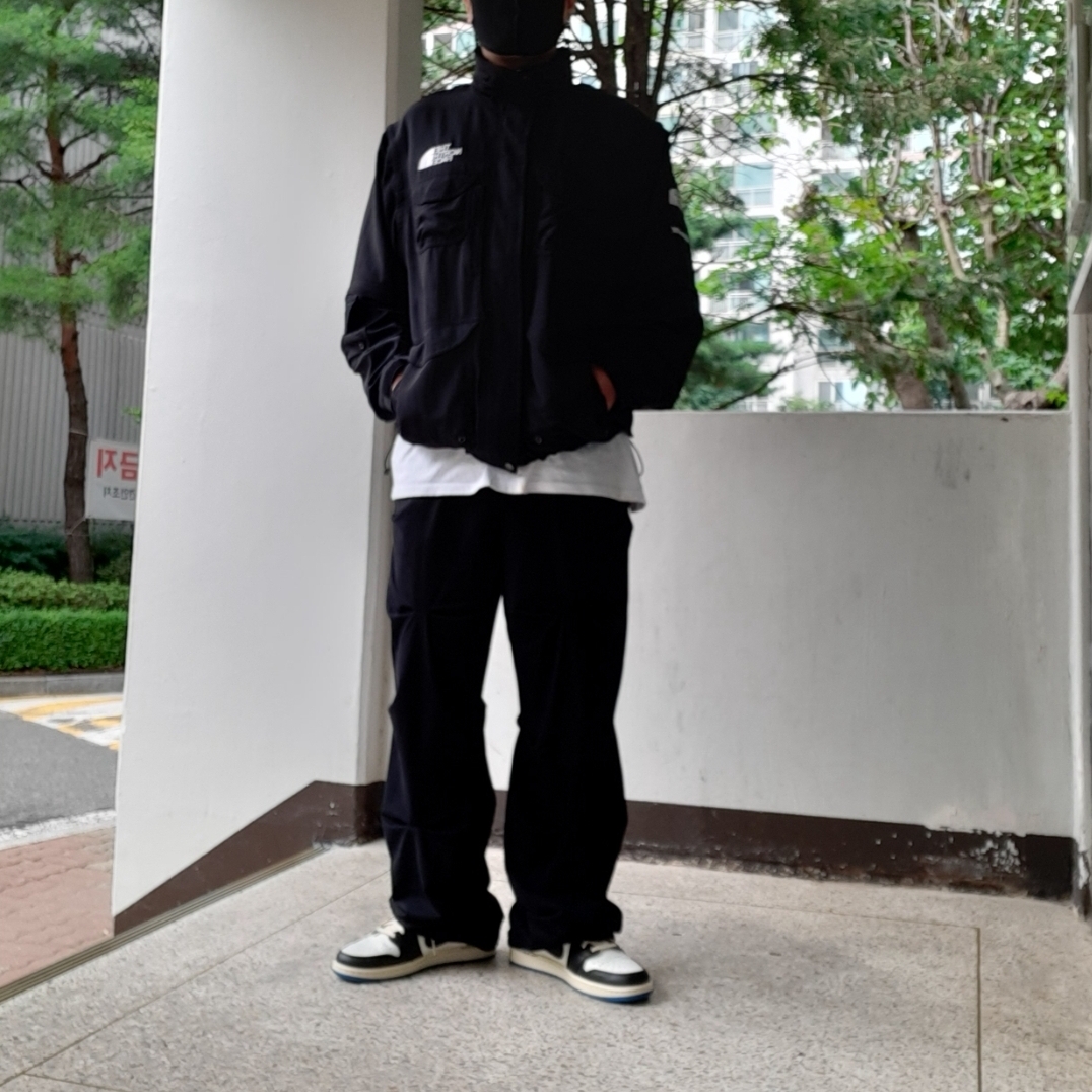Supreme x The North Face Trekking Convertible Jacket Black - 22SS, Jordan 1 x Travis Scott x Fragment Retro Low OG SP Military Blue 착용 스타일 - 1