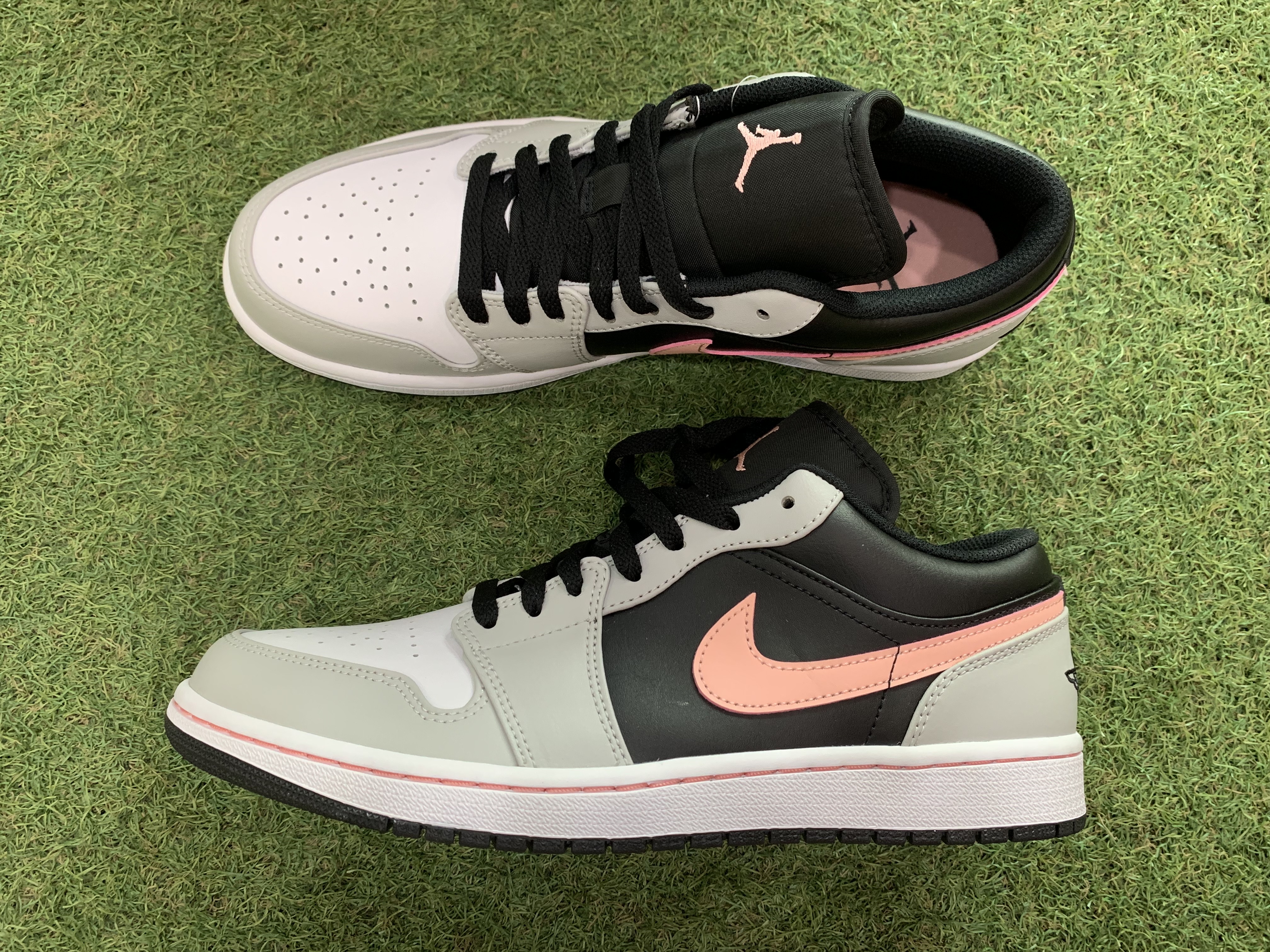 Jordan 1 Low Grey Fog Black Bleached Coral 착용 스타일 - 2