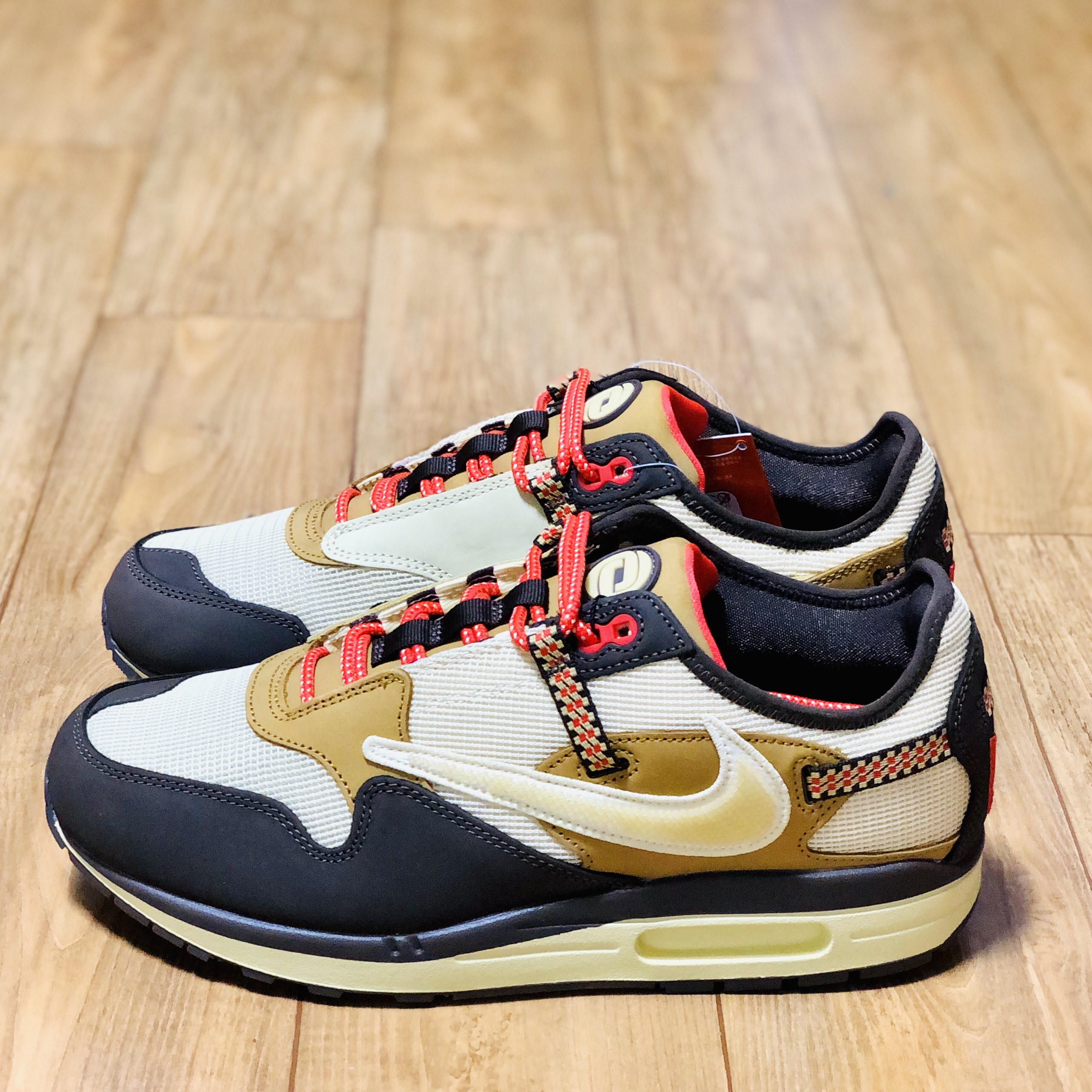 Nike x Travis Scott Air Max 1 Cact.us Brown 착용 스타일 - 2