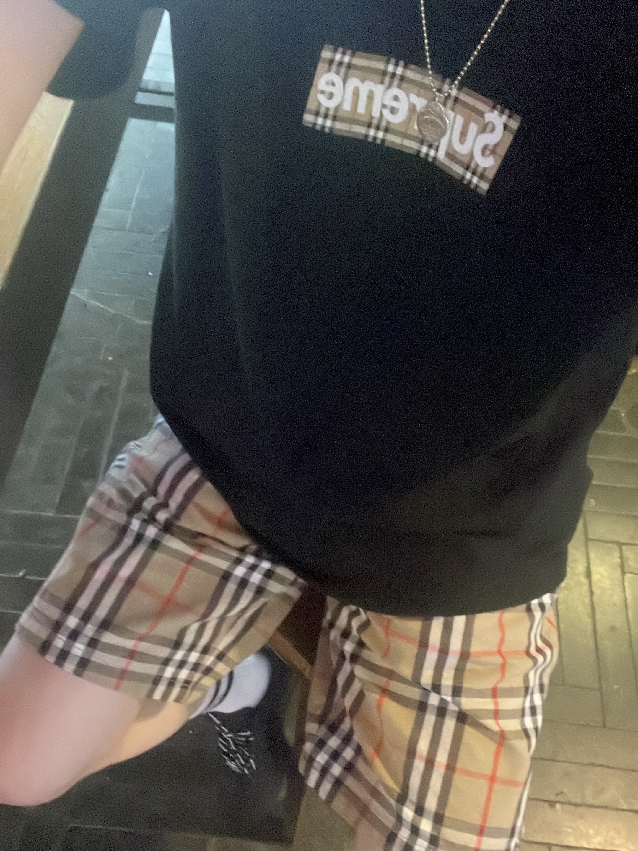 Supreme x Stone Island Painted Camo Nylon 6-Panel Dark Teal - 20FW, Supreme x Burberry Box Logo T-Shirt Black - 22SS 착용 스타일 - 2