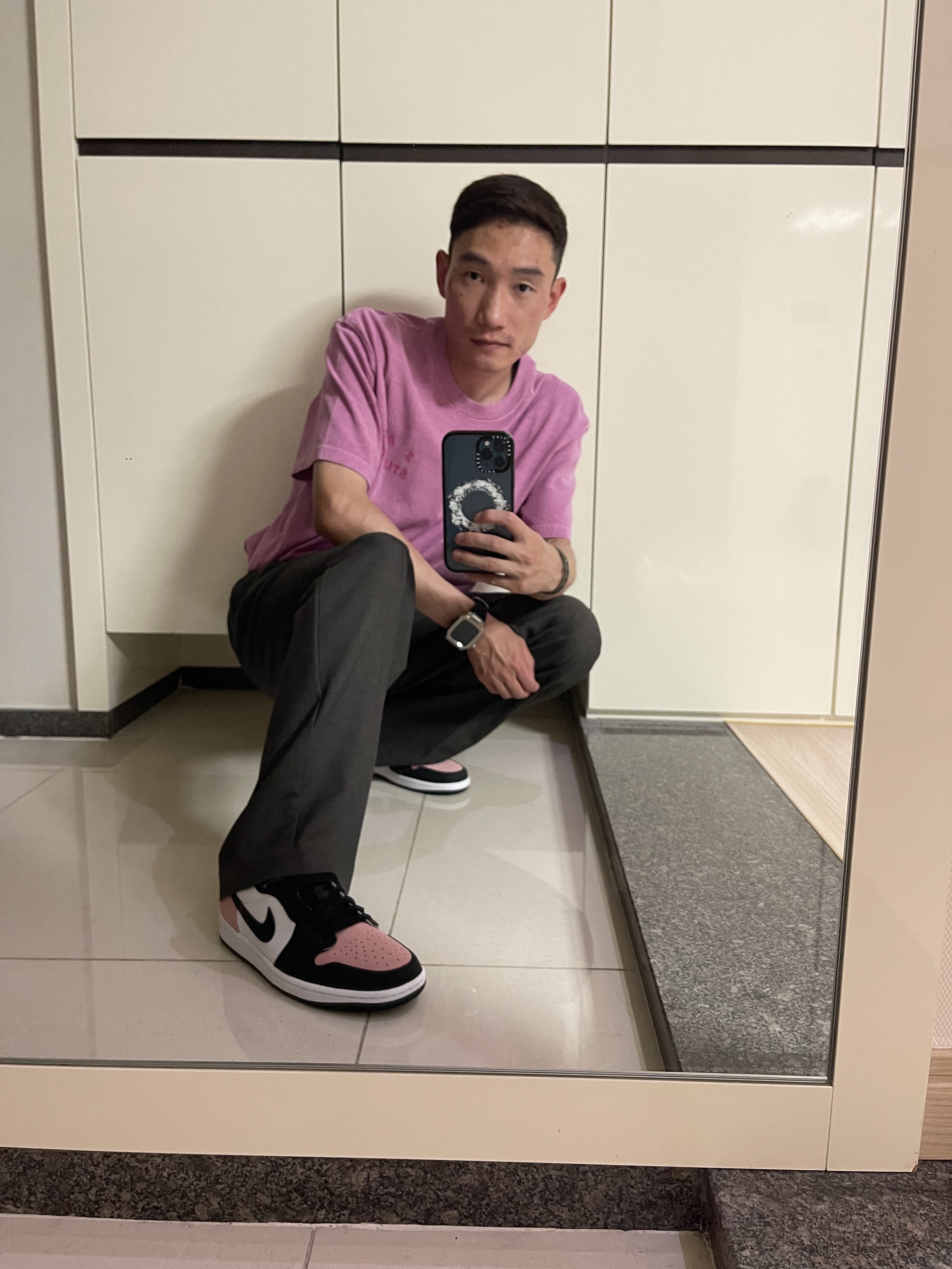 IAB Studio Pigment T-Shirt Magenta, Jordan 1 Retro Low OG Bleached Coral 착용 스타일 - 2