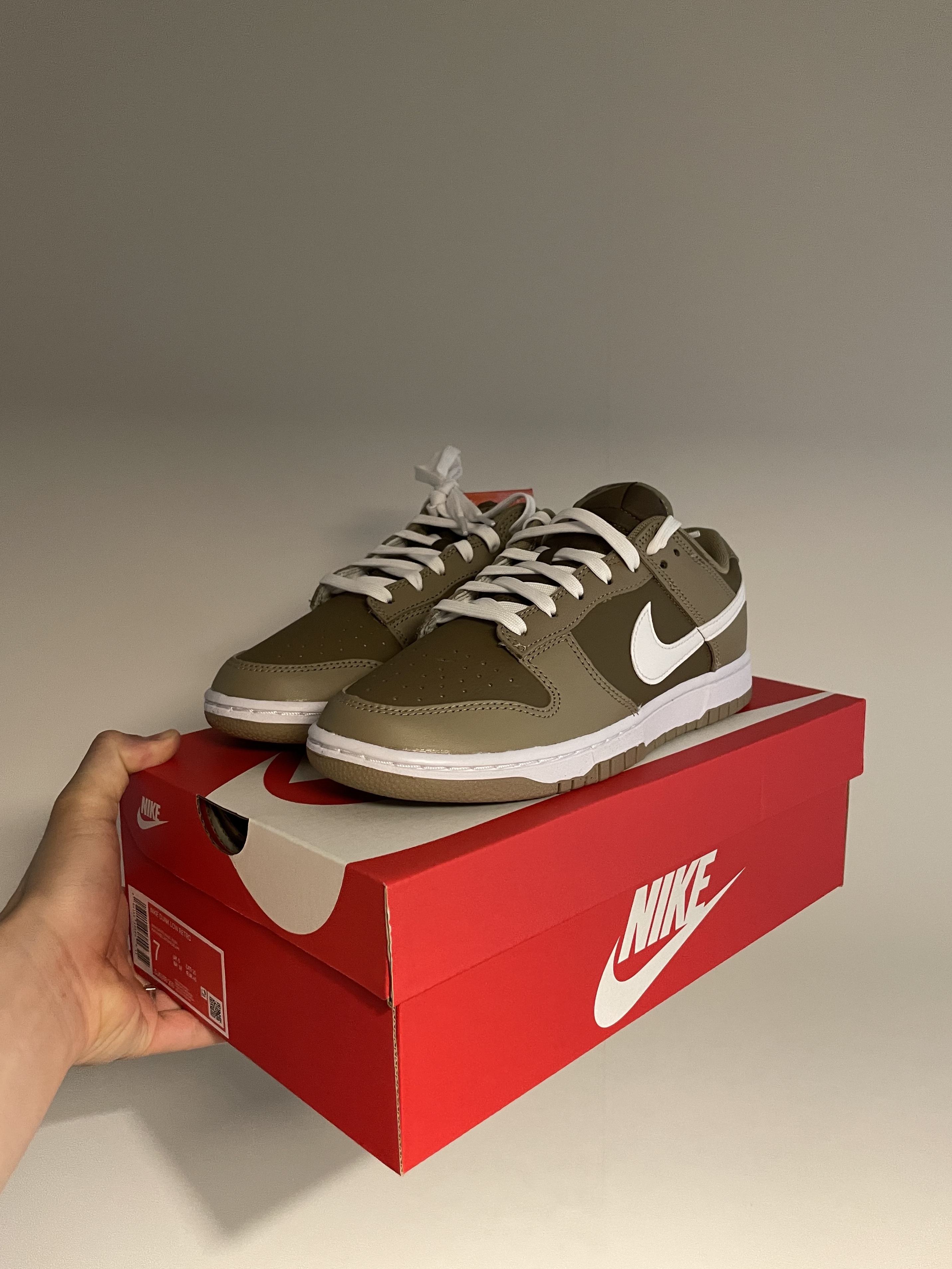 Nike Dunk Low Retro Khaki Hazel Rush 착용 스타일 - 2